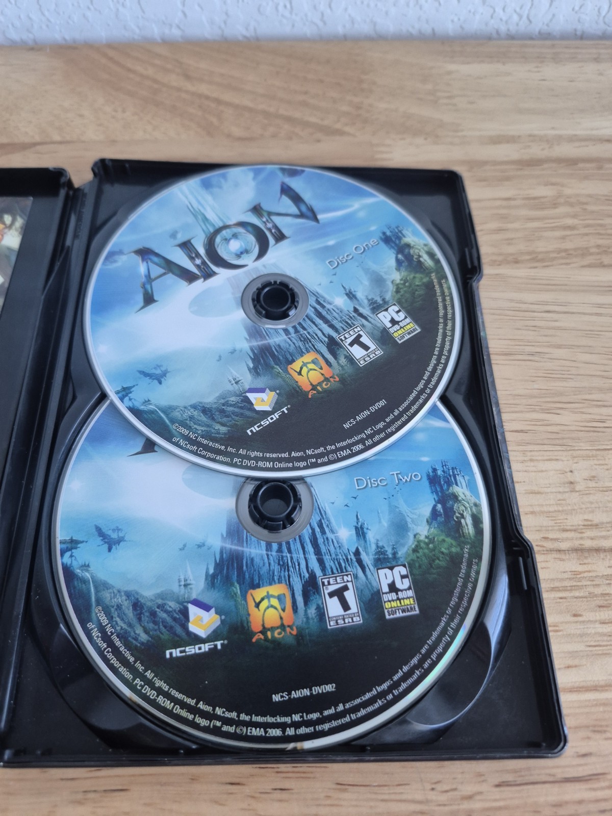 Aion (PC 2009 DVD-ROM 2-Disc STEELBOOK) Complete MMORPG Strategy Adventure Game