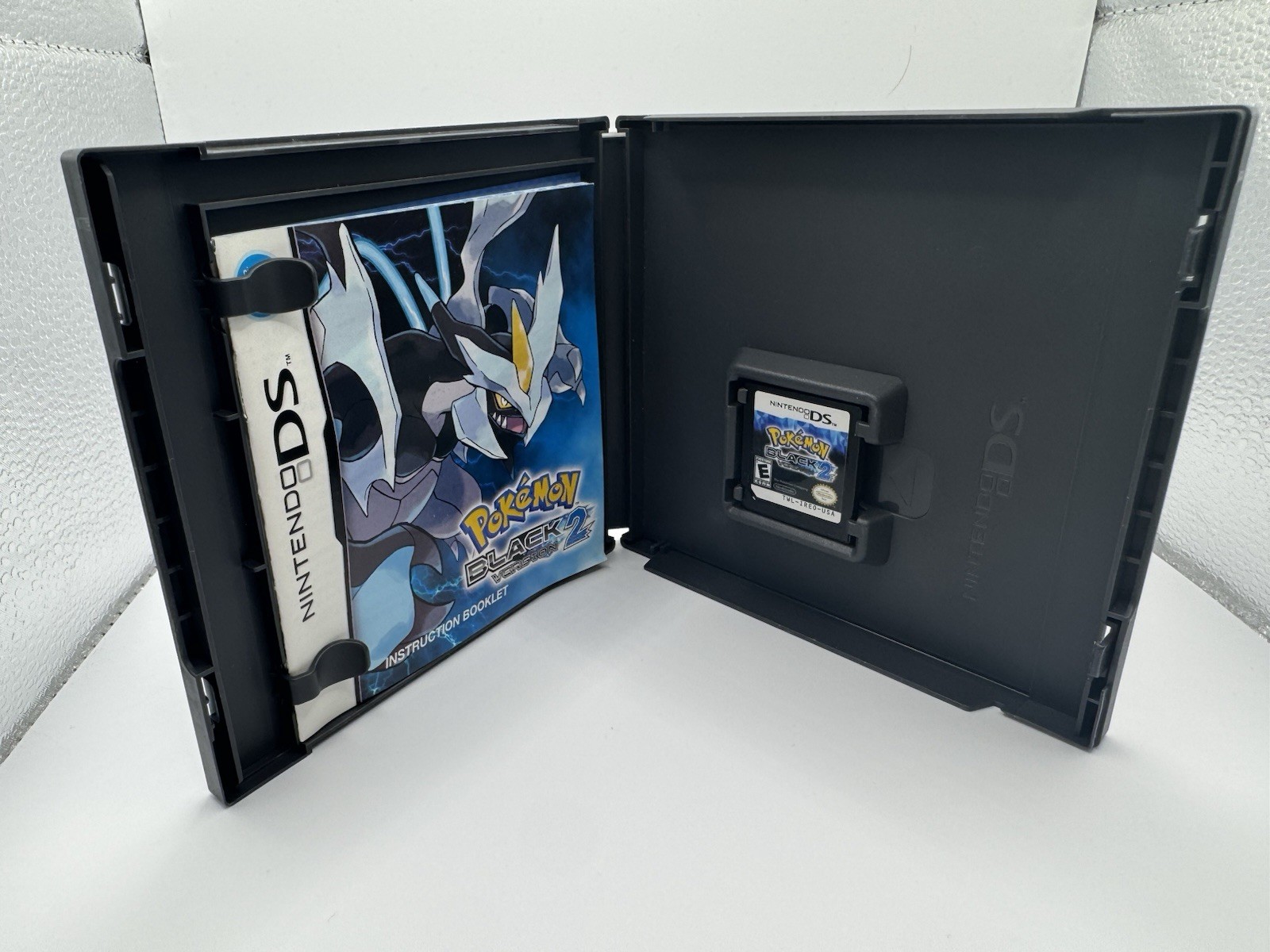Pokémon Black and White 2 Complete w/ Manual