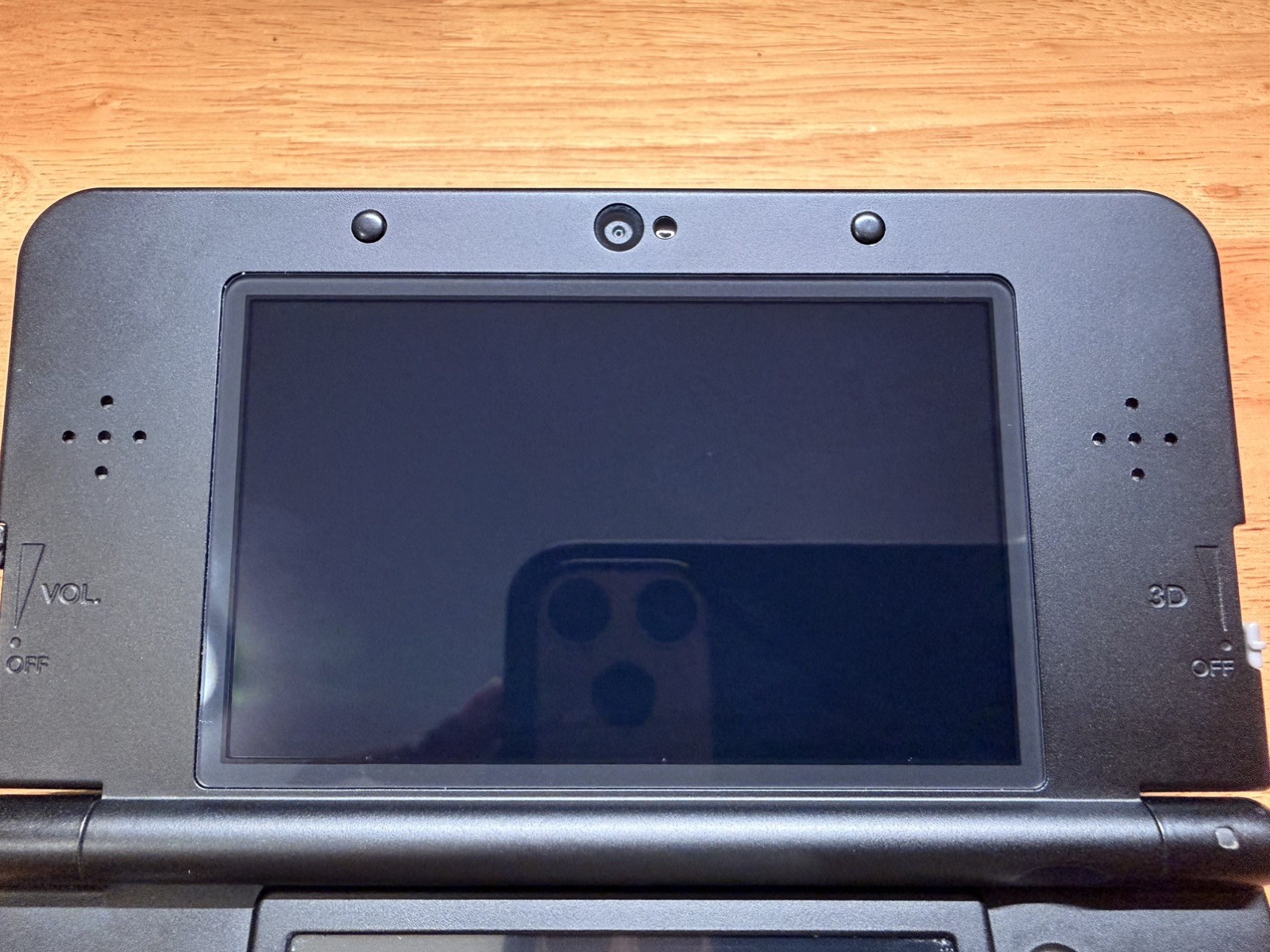 Nintendo 3DS – Super Mario Edition 4GB Black Handheld System