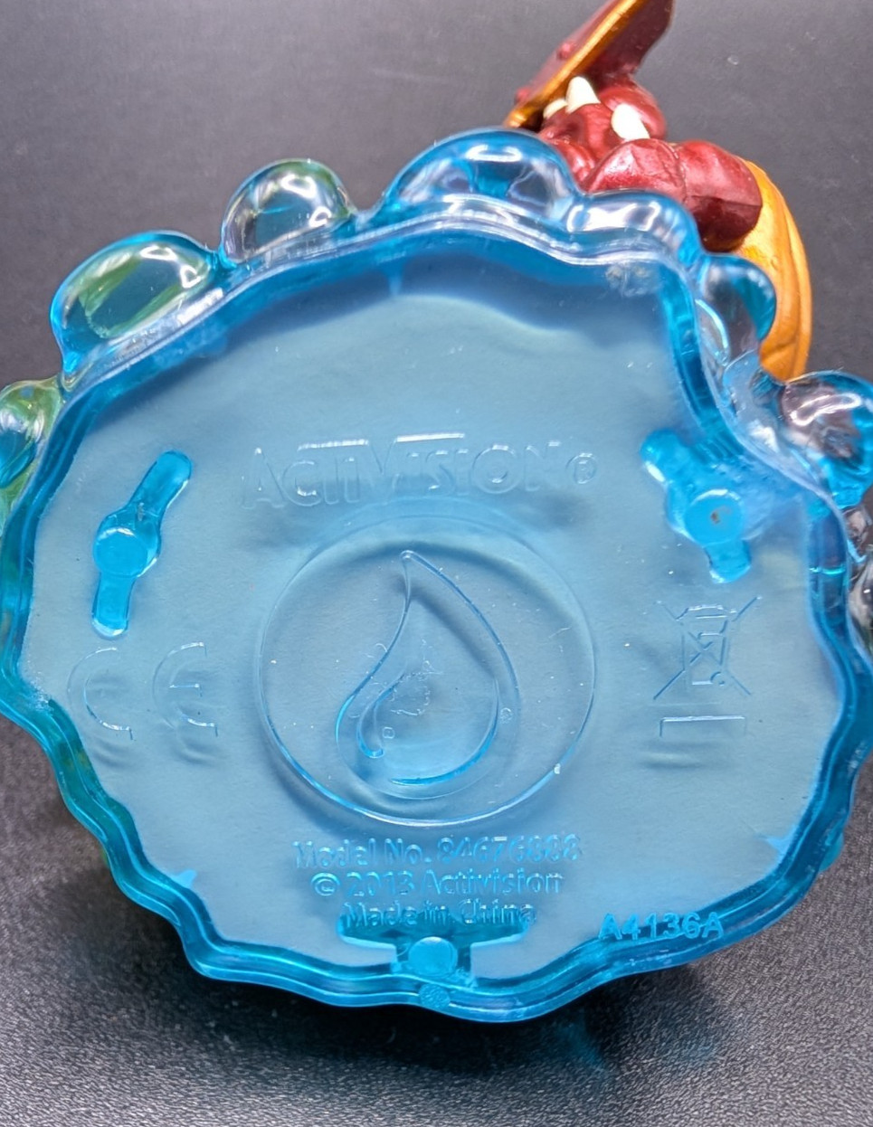 Skylanders 2013 Swap Force Lightcore Wham Shell figure