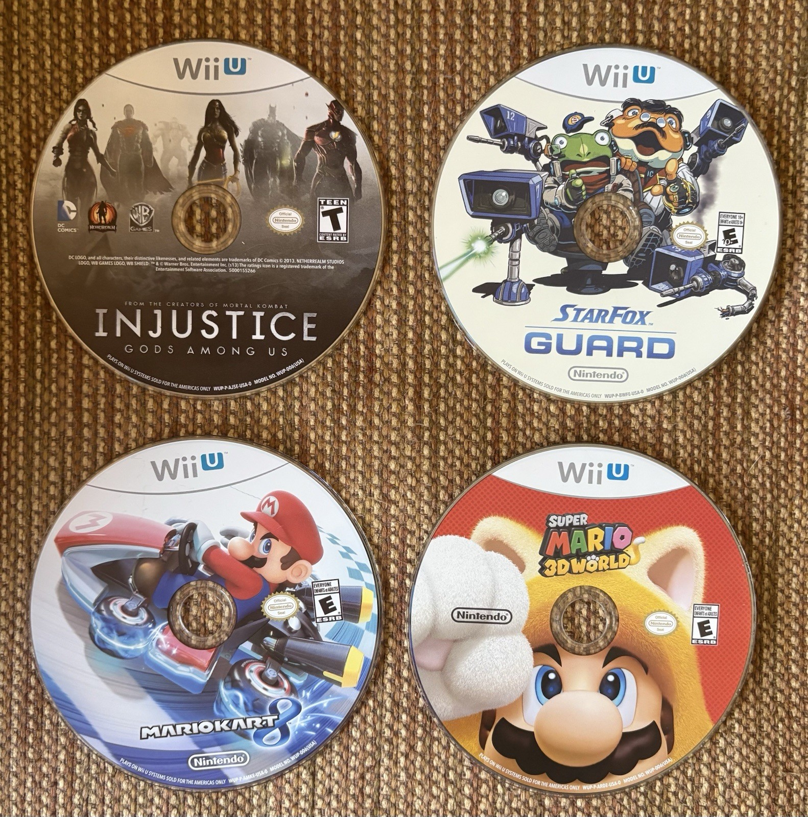 Wii U Bundle (Mario Kart, 3D World, Star Fox Guard, Injustice)