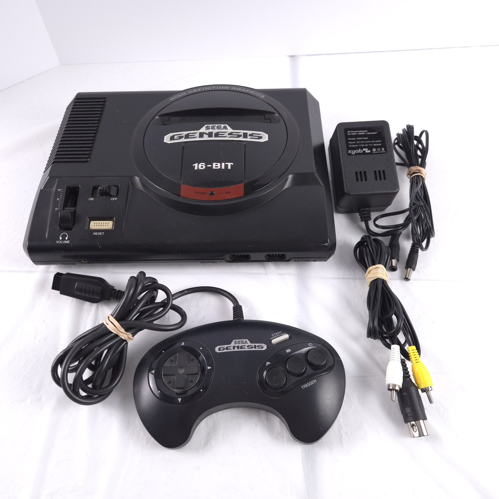 SEGA Genesis 16-Bit Console MK-1601 Black NTSC w/ Controller & Cables Read