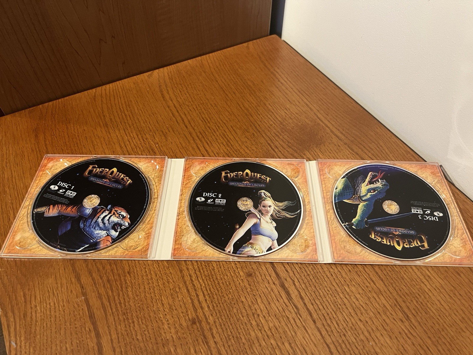 EverQuest Shadows of Luclin 3-Disc PC CD-ROM 2001 Big Box Complete with Manual