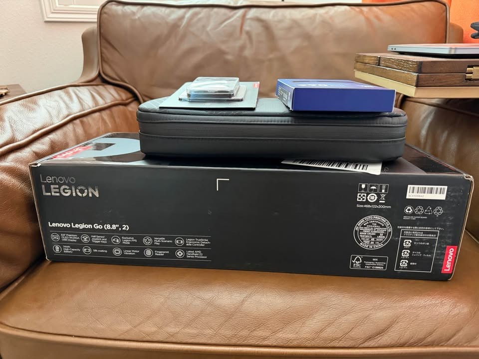 Lenovo Legion Go 2, 32GB, 4TB SSD, Z2 EXTREME, 144hz VRR OLED Steam OS + EXTRAS!