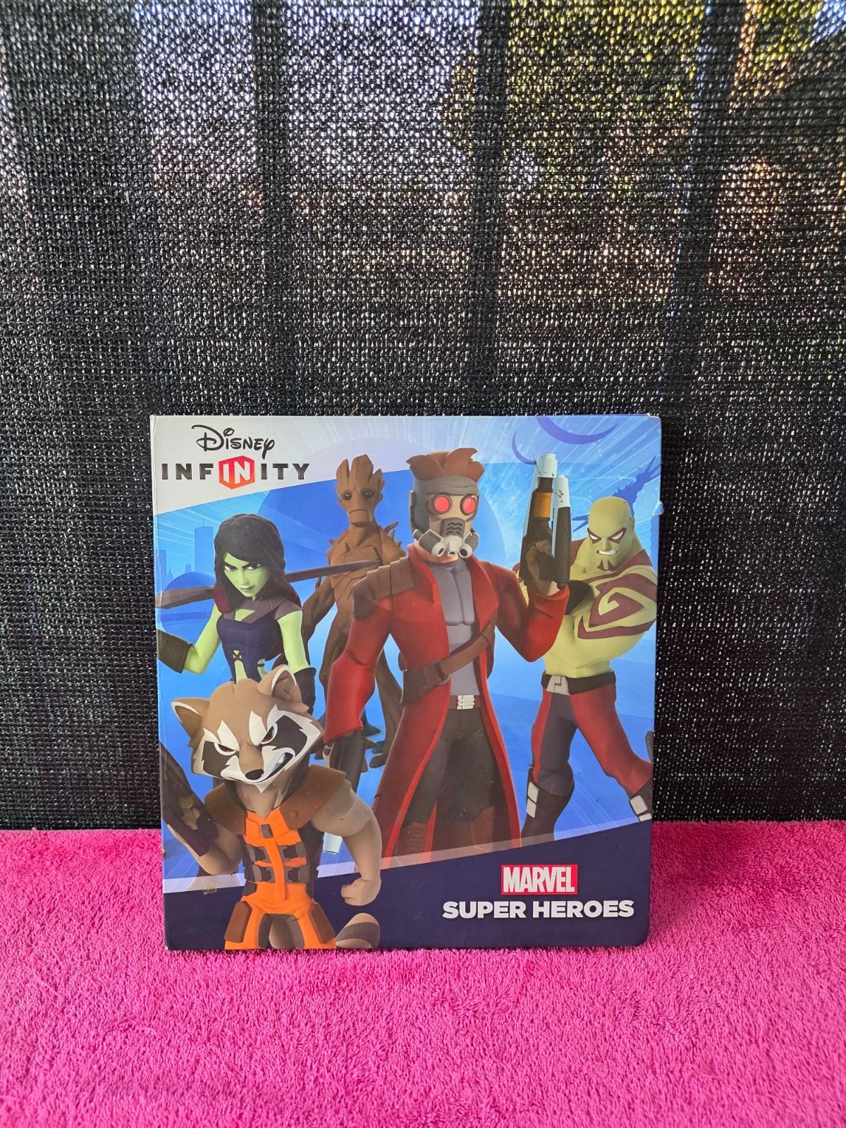 Disney Infinity 2.0 Marvel Super Heroes Power Disc Binder Album With 17 Discs