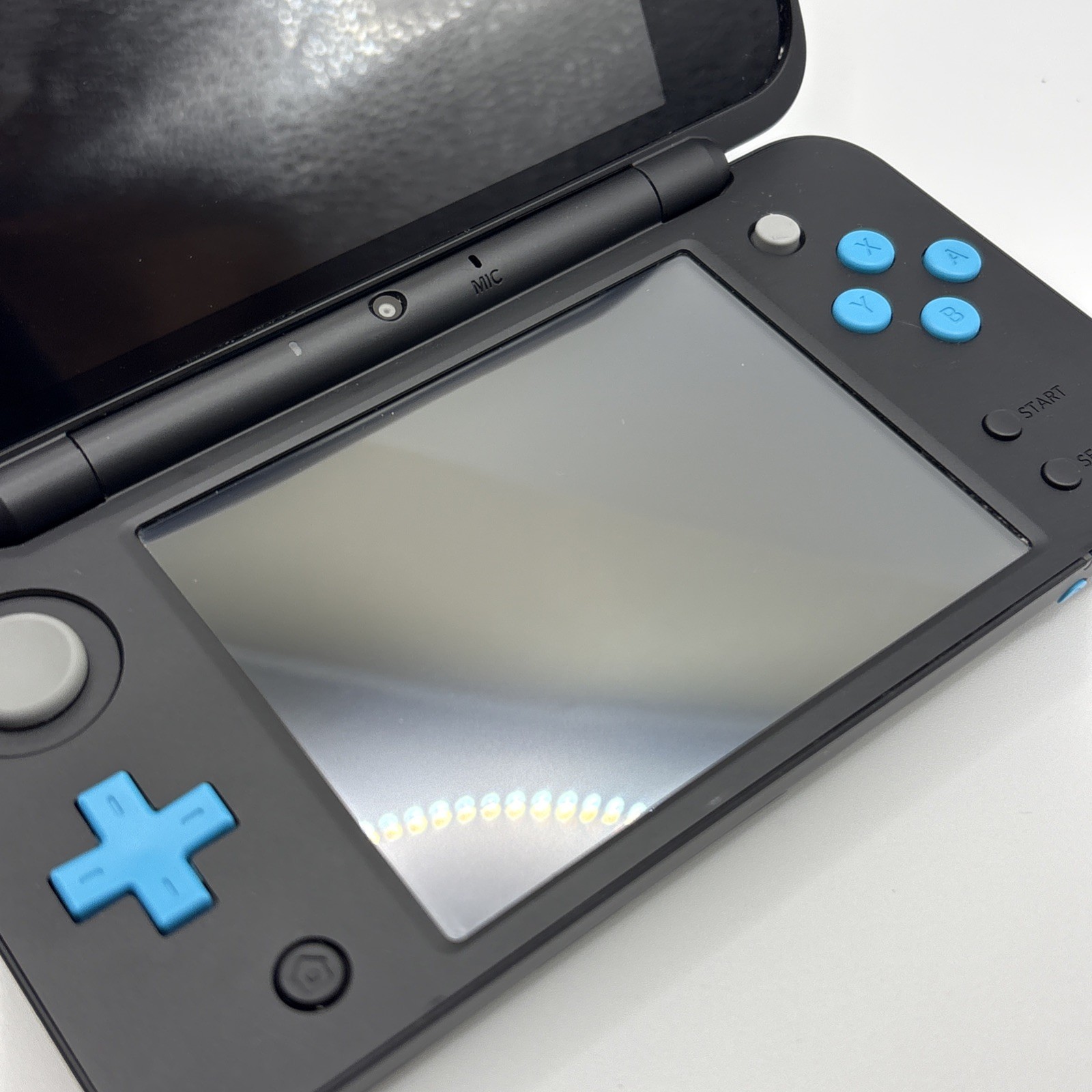 Nintendo 2DS XL Console – Black/Turquoise – Bundle W/ Charger / Case / Game