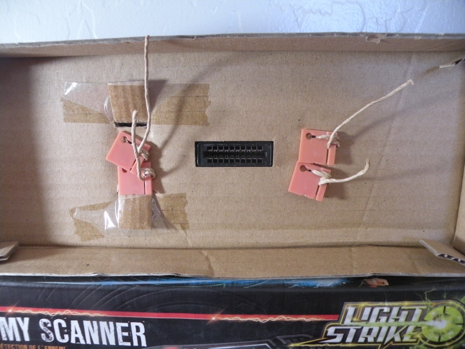 Light Strike Assault Striker Gun Weapon Accessory Enemy Scanner WowWee Toy 2010