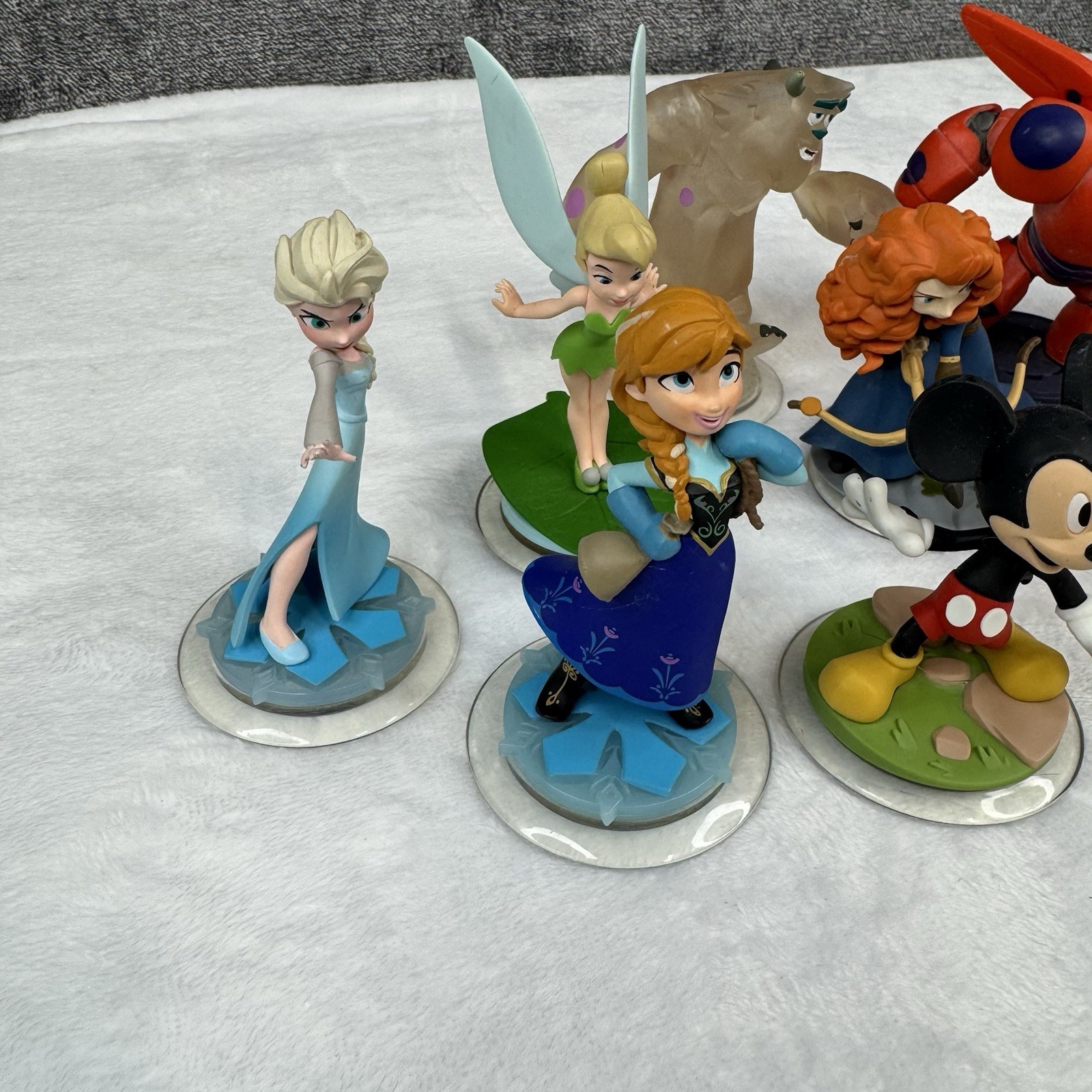 Disney Infinity Figures Lot of 8 Elsa, Stitch, tinker Bell, Mickey Mouse, Sully
