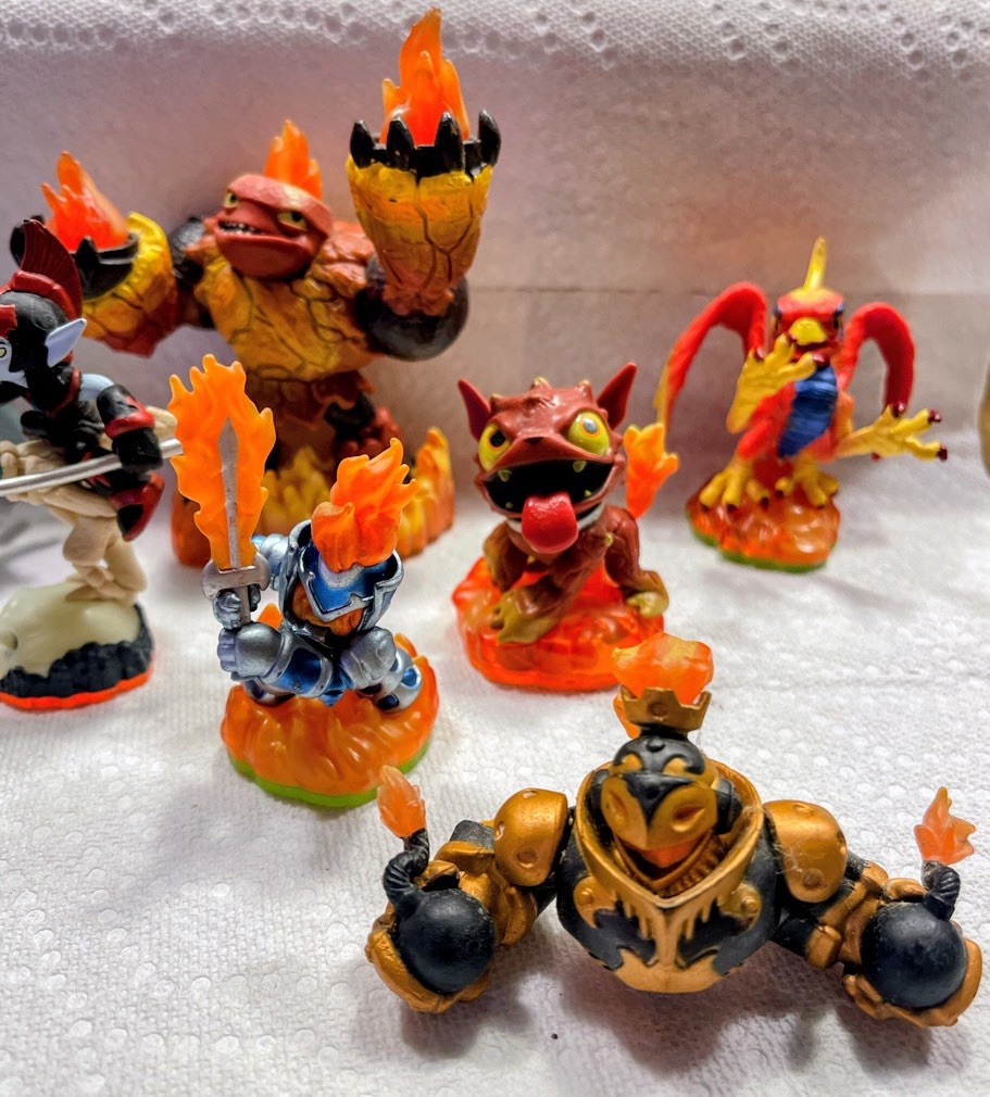Activision Skylanders Spyro’s Adventure Figure Lot – Lot of 8 figures