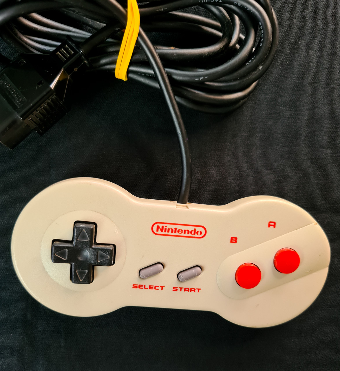 Genuine NES Controller NES-039 (NES) ~ Good Condition!