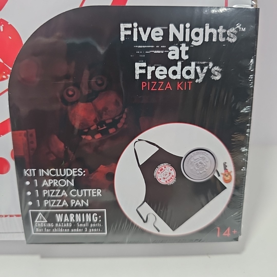 Five Nights At Freddy’s 3-Piece Pizza Kit Pan Cutter Apron Fnaf Sealed Costume