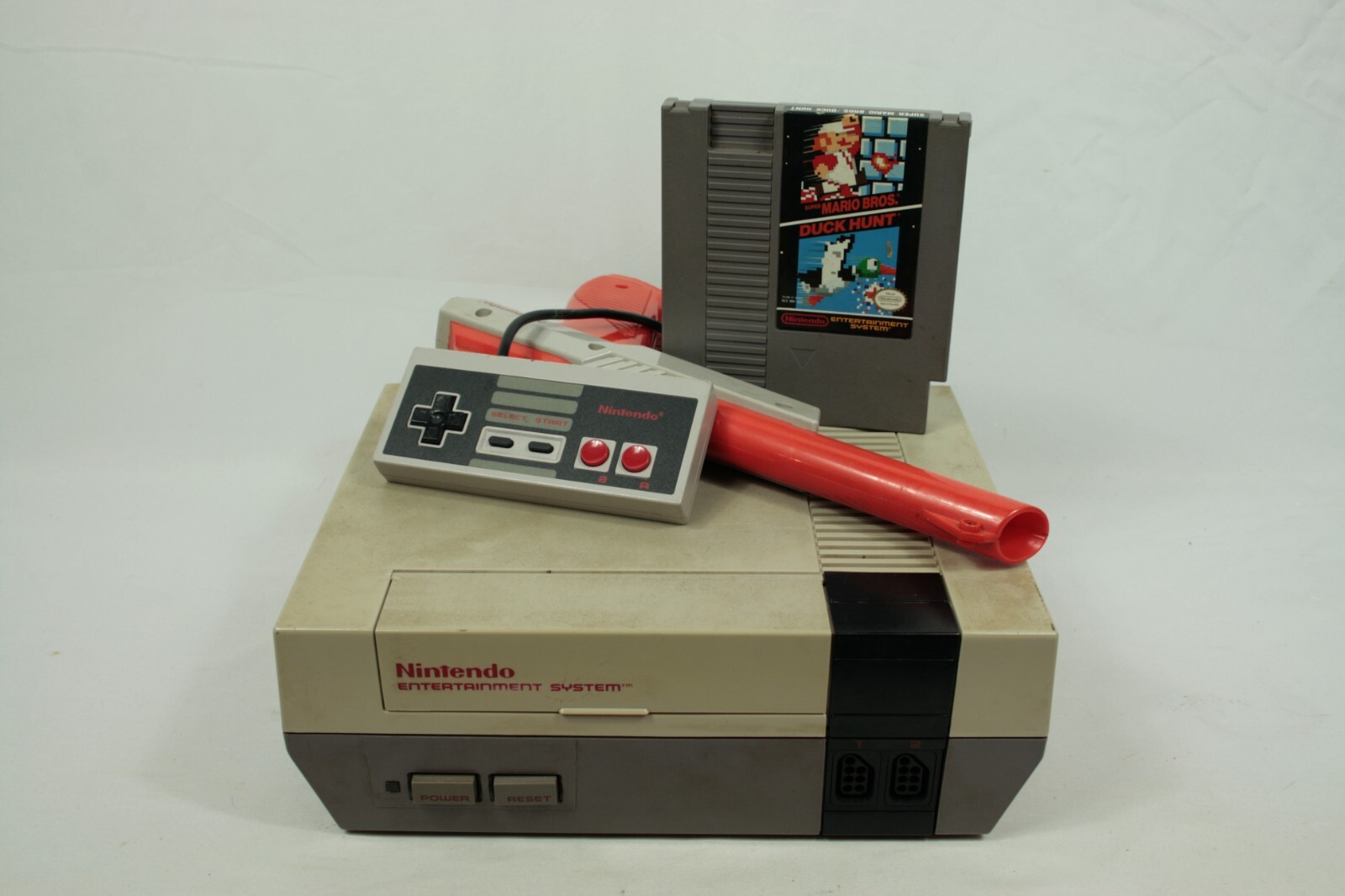 Nintendo NES Console Original Bundle Super Mario Bros Duck Hunt Bundle w Zapper