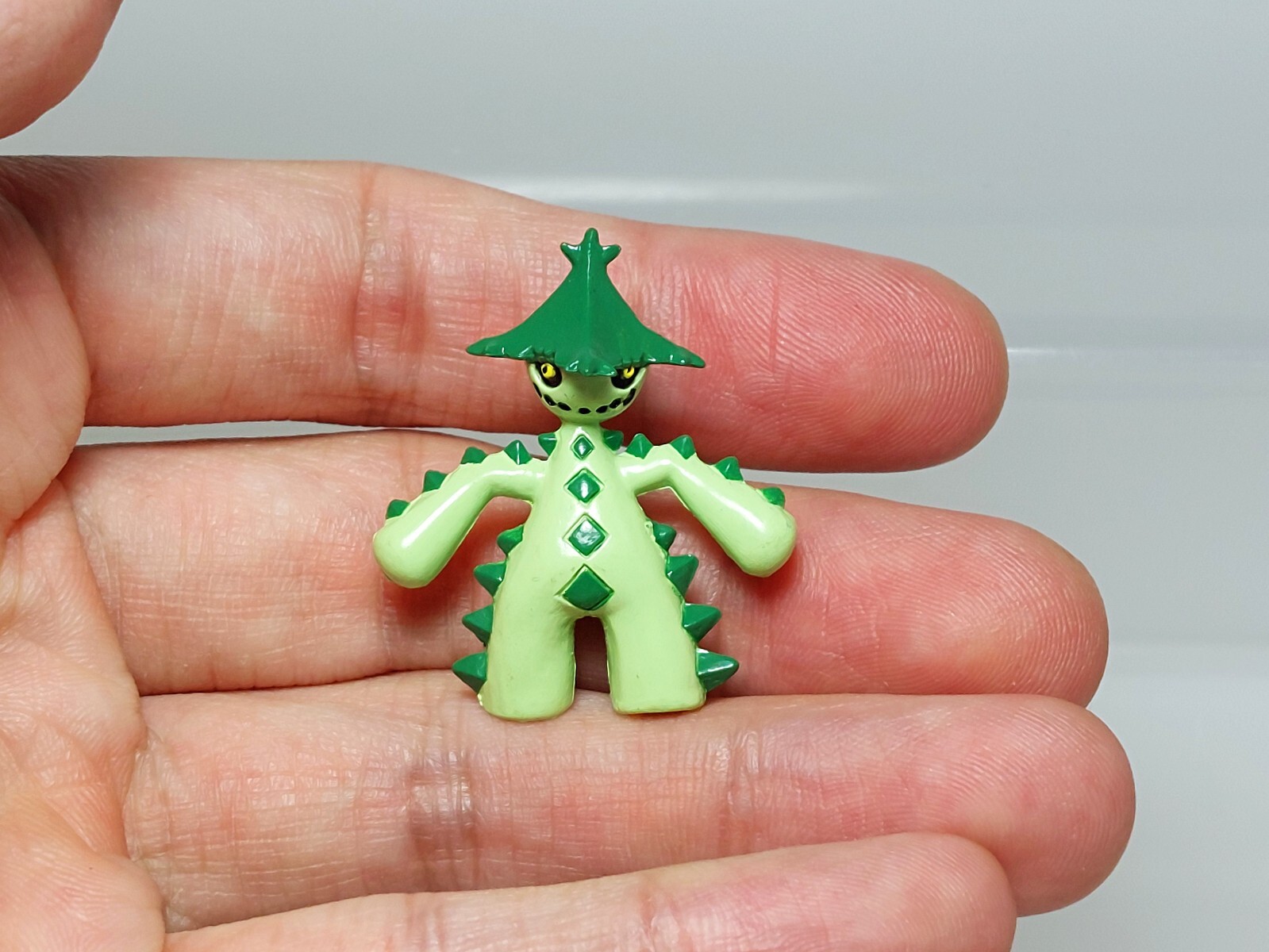 Pokemon Figure Cacturne FC Adv Bandai & Cacnea Suction Cup Banpresto 0.9-1.2in