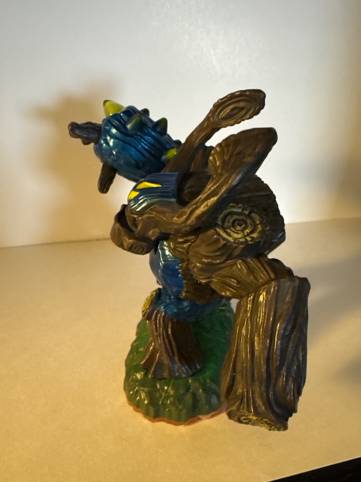 skylanders: giants: giant gnarly tree rex figure