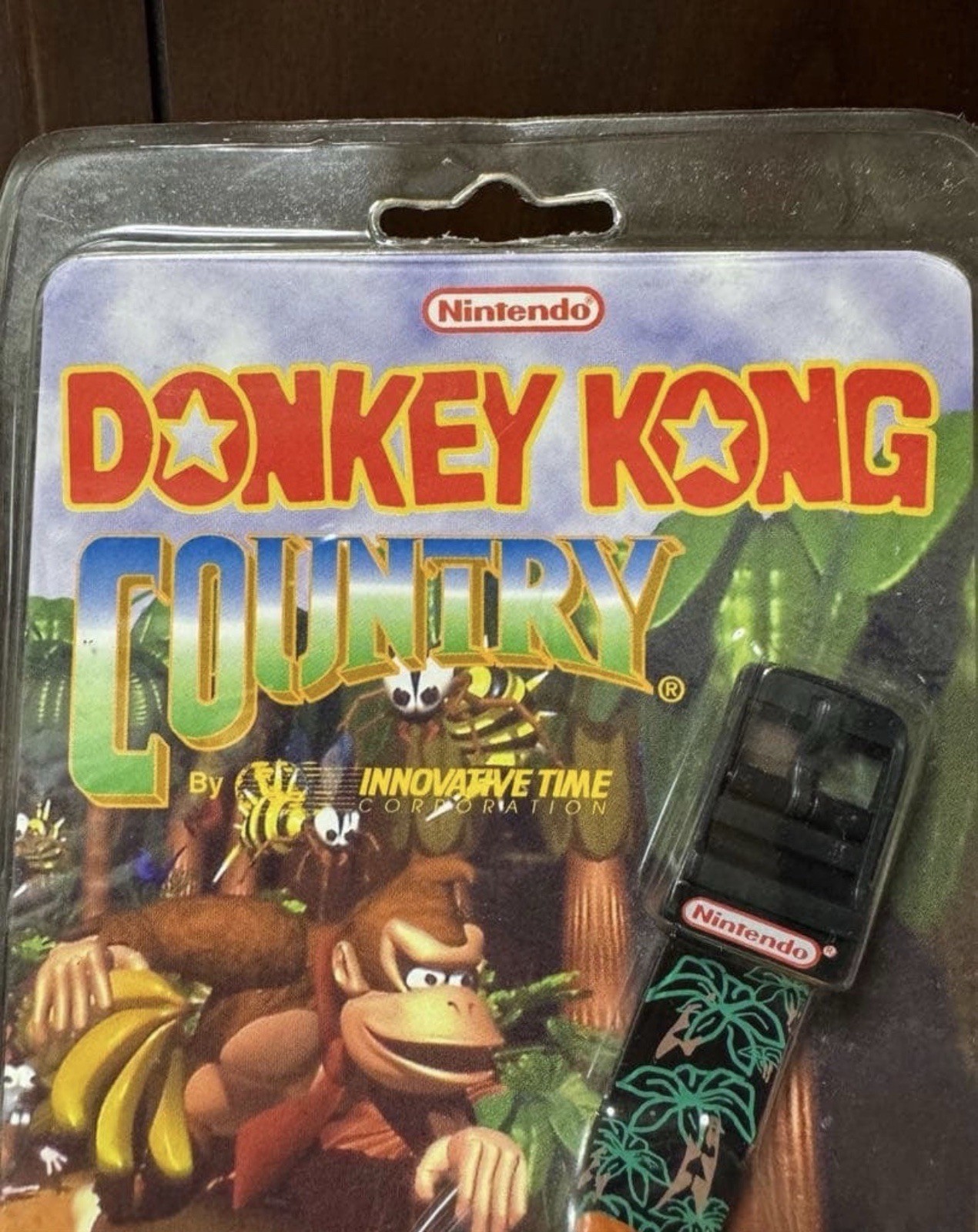 Official Nintendo Donkey Kong Country Watch 1995 with DK figure, brand new