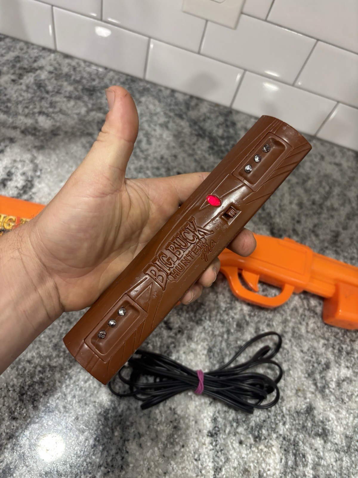Big Buck Hunter Pro Orange Wired Light Gun . Plug n Play !!TESTED WORKING !!