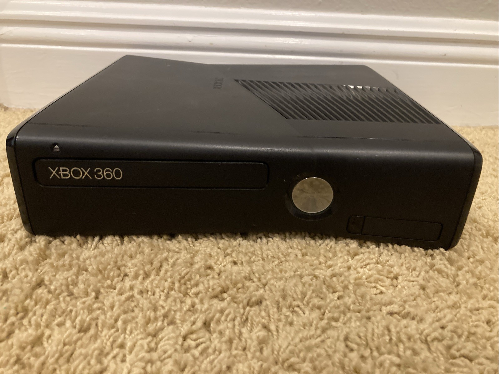 Xbox 360 S Console 4GB + Guitar Hero bundle + Guitar + Games. Tested!!