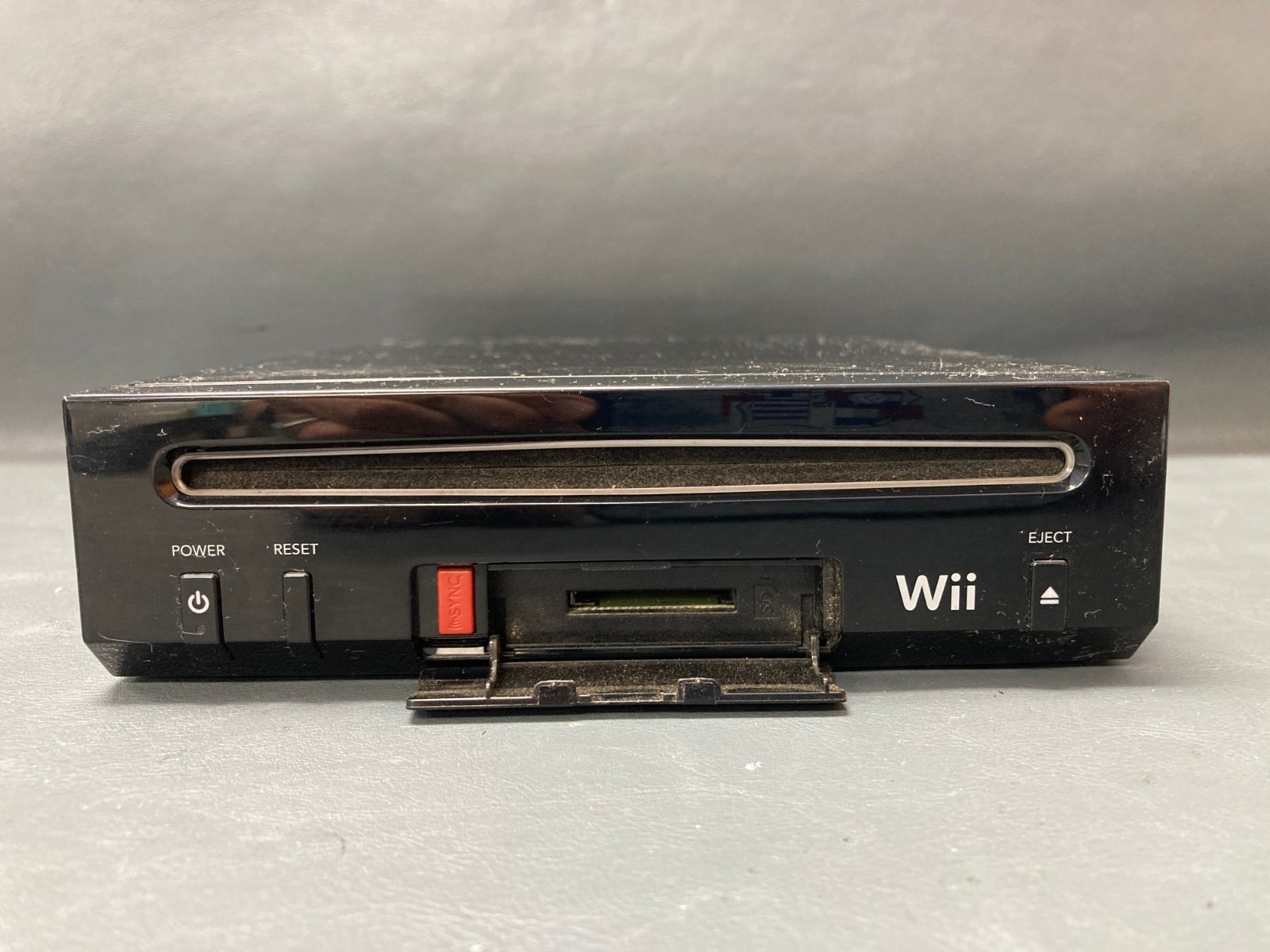 Nintendo Wii RVL-101 Console (Black) w/ Wii Sports, Wiimote, Nunchuck, Cables