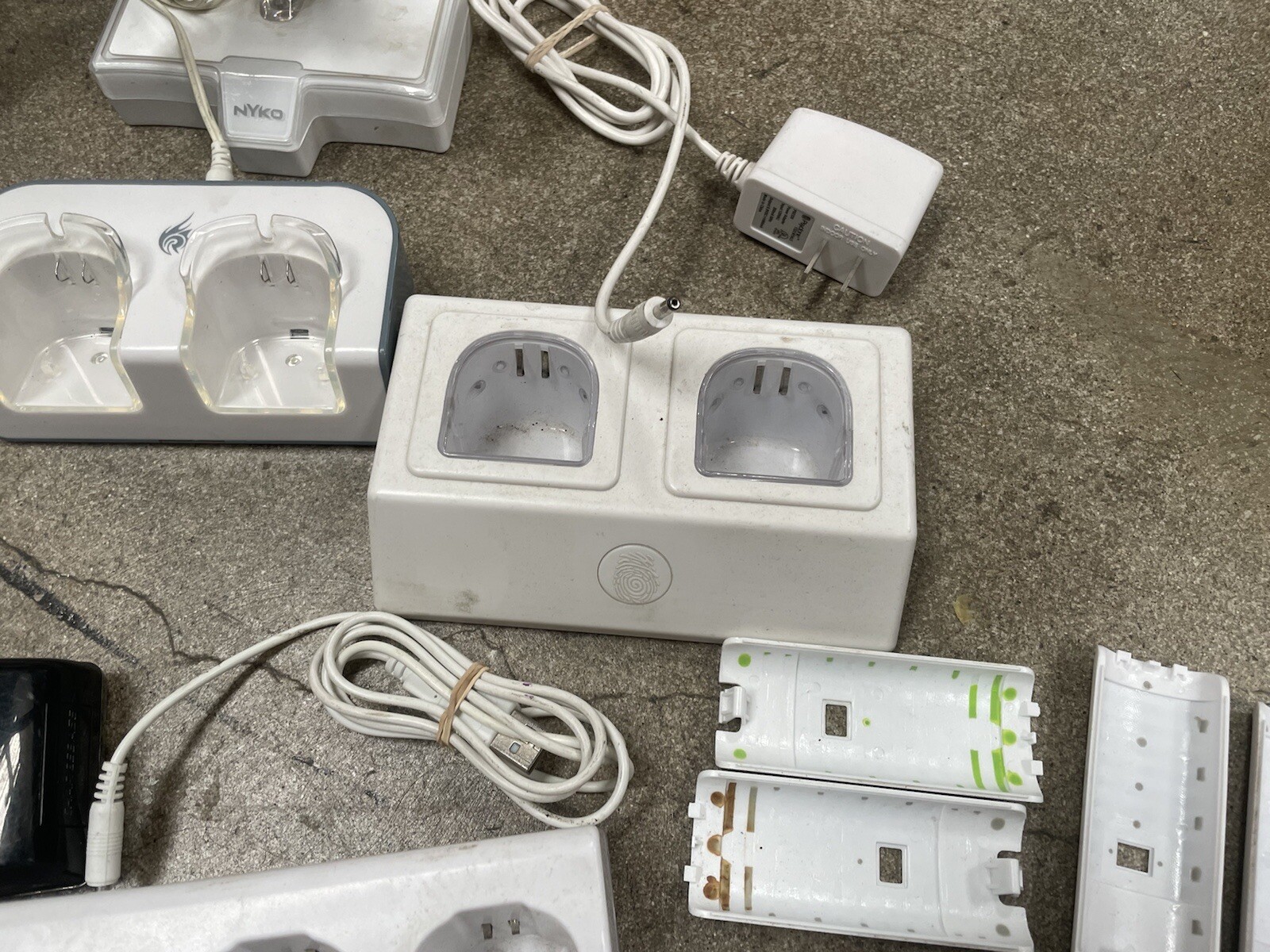 3rd Party Controller Charger Lot: PS4, Xbox 360, Wii & More