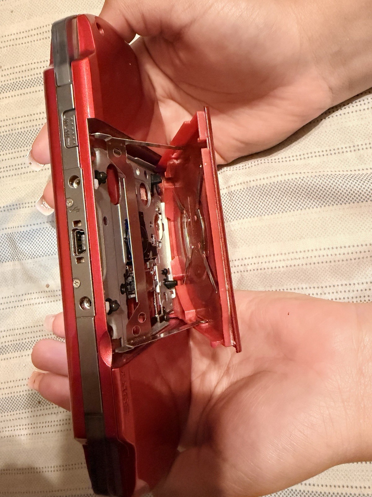 Sony PSP 3000 console OEM – Radiant Red + Official 4GB Memory + Charger -GOOD