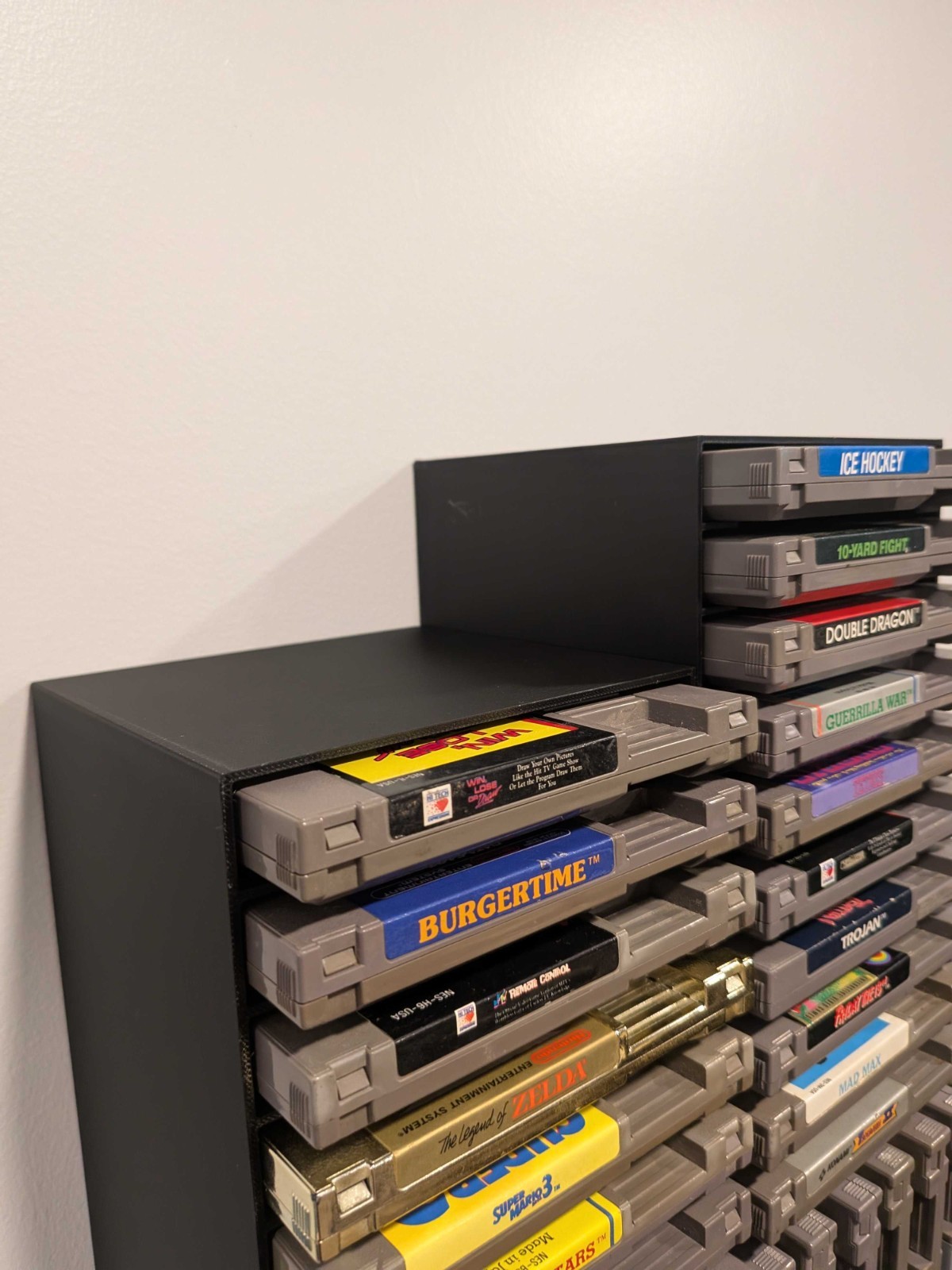 NES (Nintendo Entertainment System) Video Game Cartridge Wall Mount / Organizer