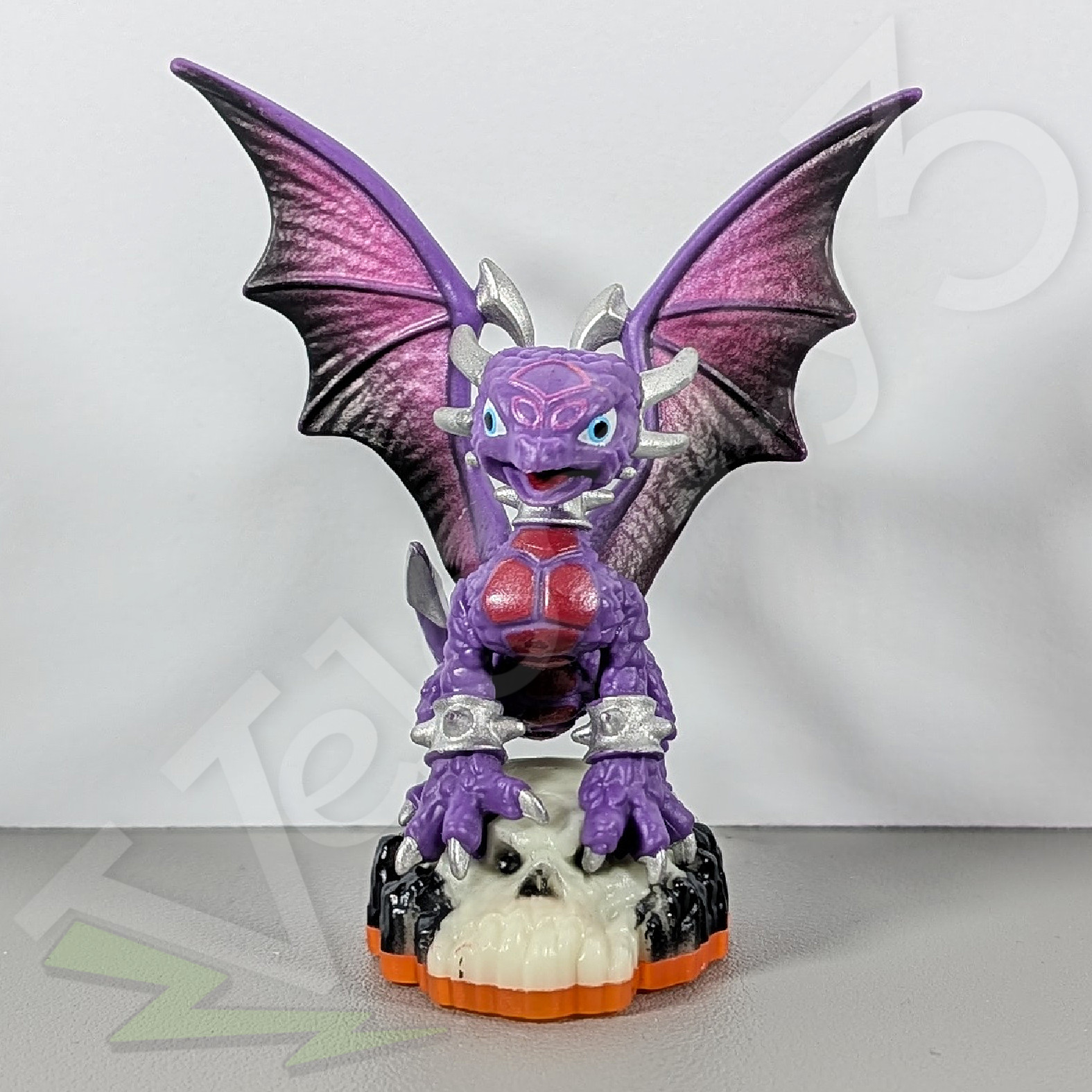 Skylanders Giants Figure – Cynder (Orange Base)