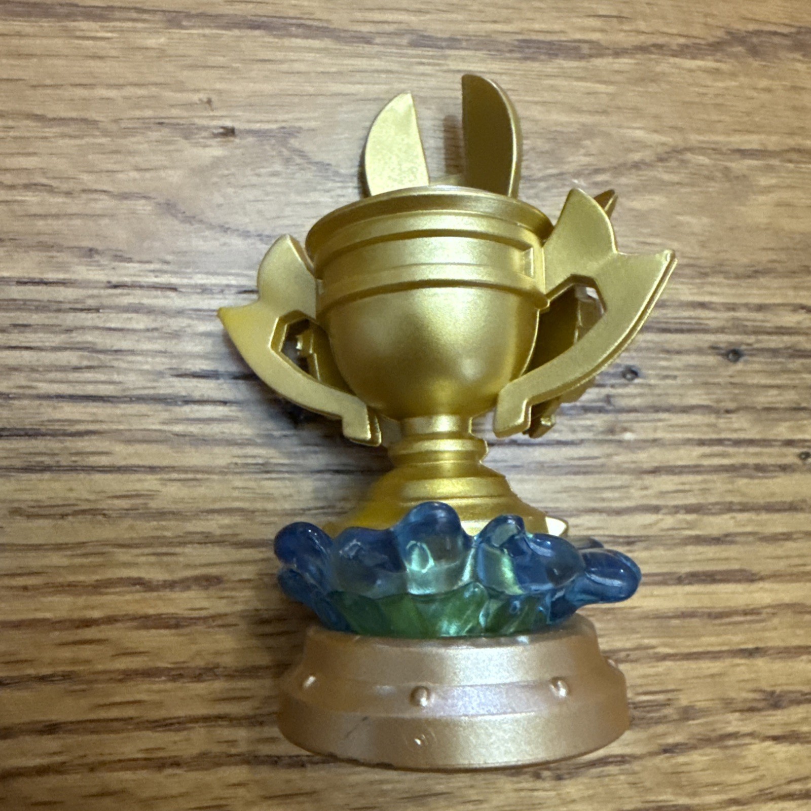Skylanders Superchargers Golden Queen Sea Trophy Figure