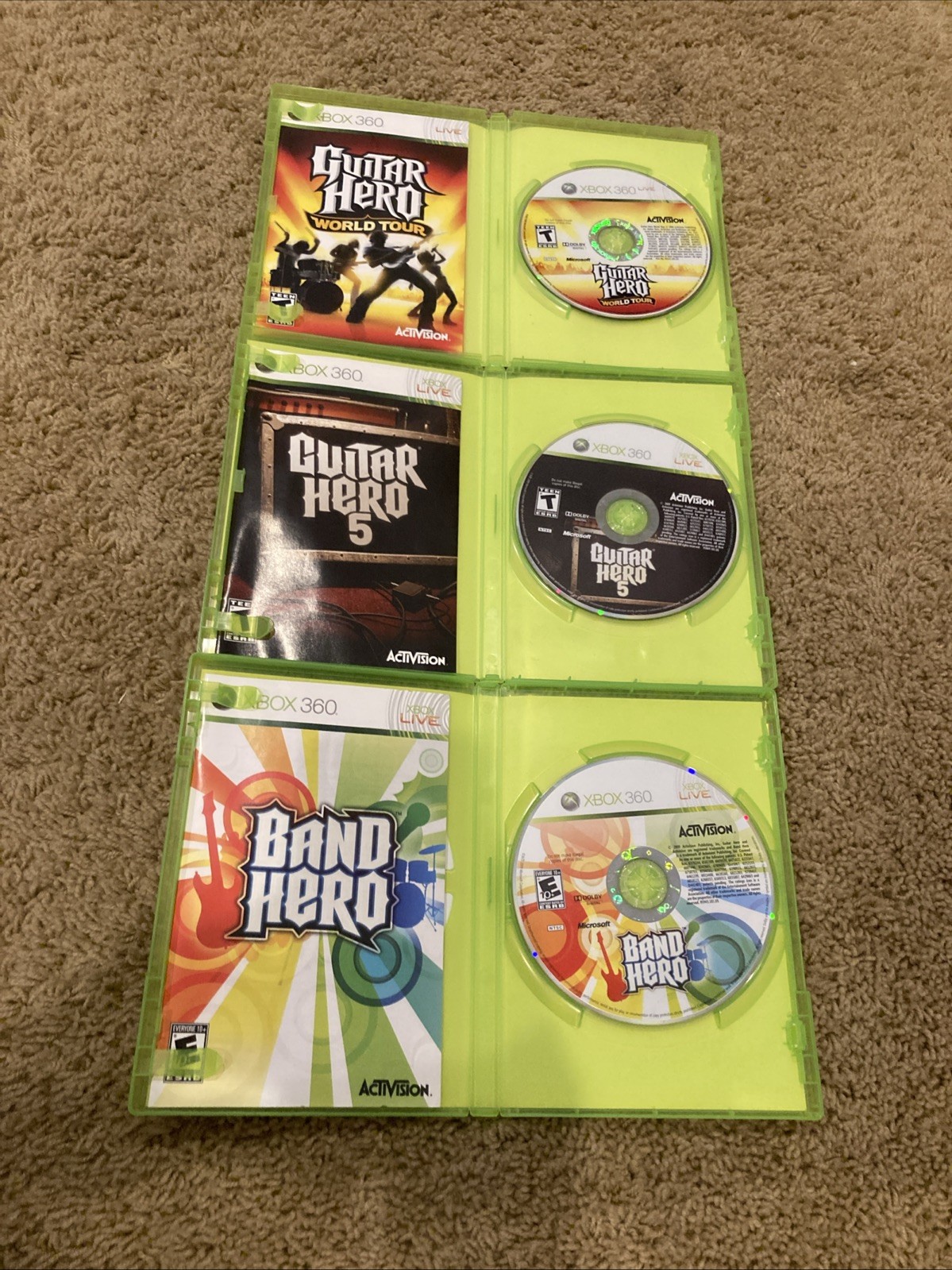Xbox 360 S Console 4GB + Guitar Hero bundle + Guitar + Games. Tested!!