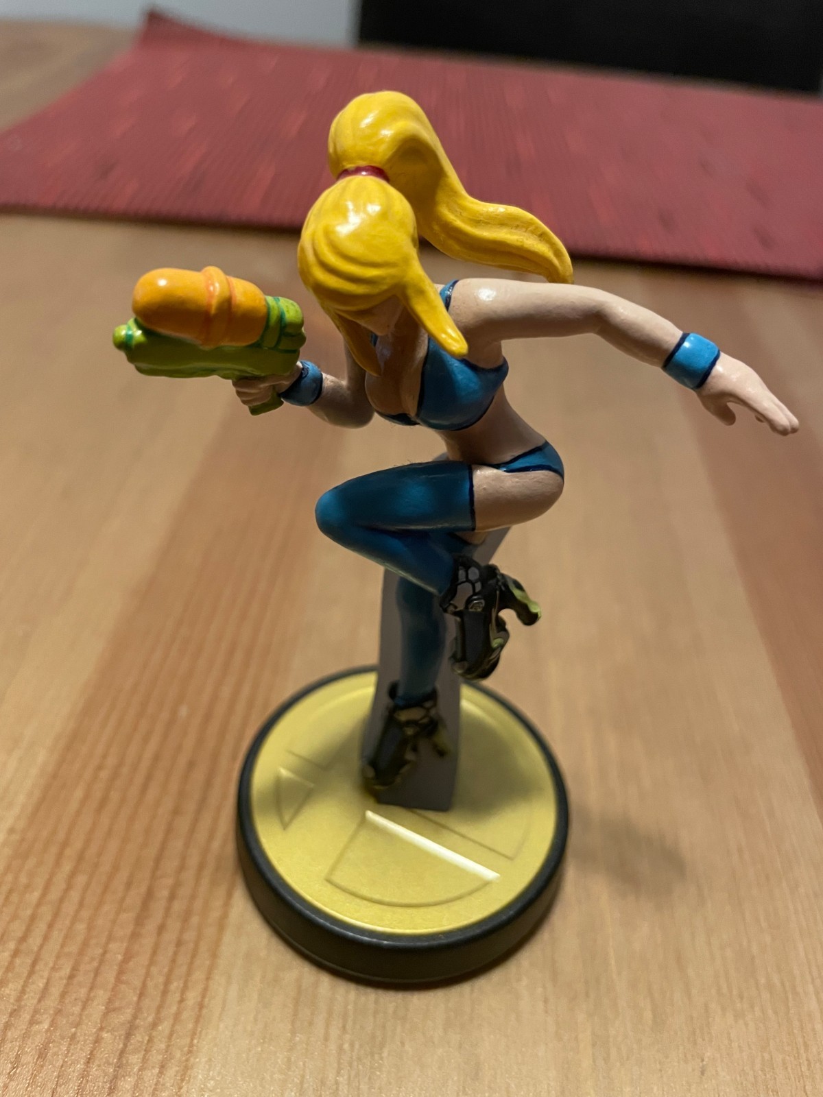 Custom Zero Suit Samus Poolside Amiibo
