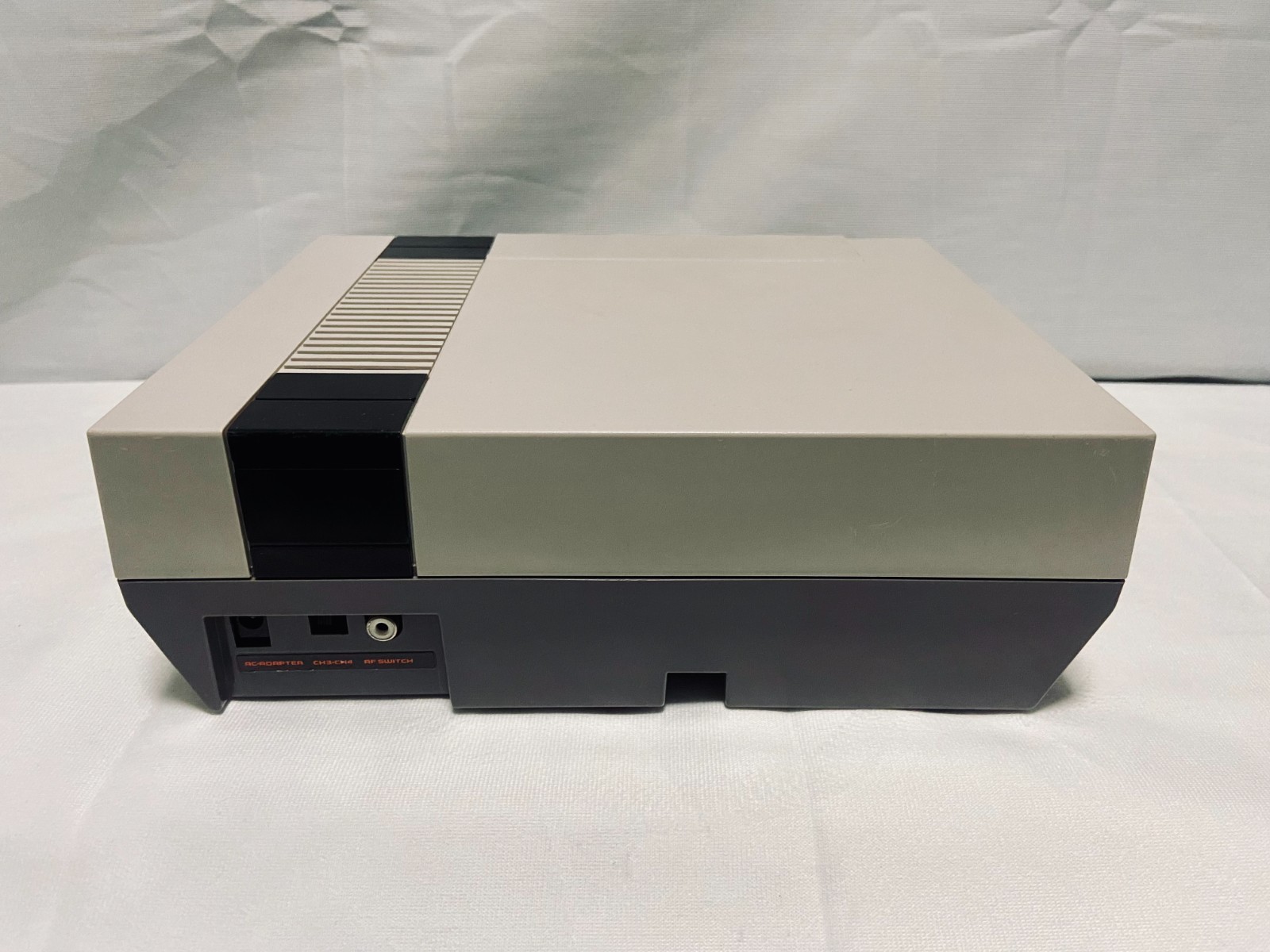 Nintendo NES Console Bundle 4 Controllers NES Advantage 5 Games + Cords