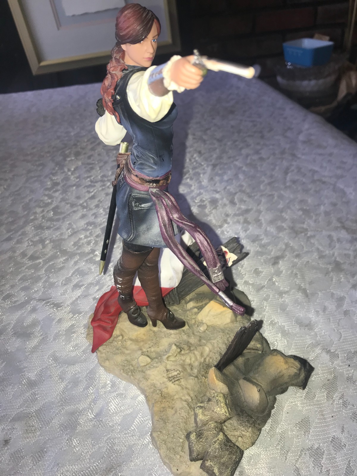 Rare UBISOFT ASSASSINS CREED Unity ELISE The FIERY TEMPLAR Collectable STATUE 9½