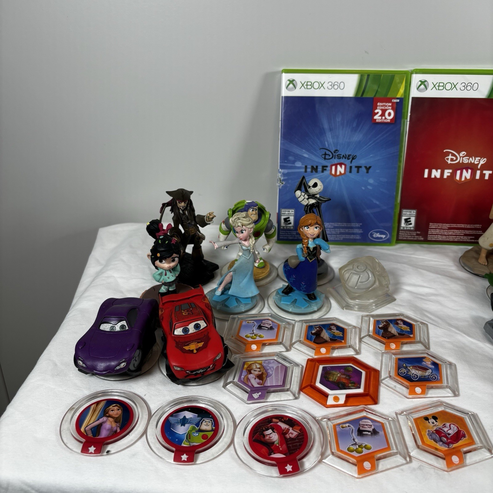 Disney Infinity Xbox 360 Mega Bundle – 32 Figures, 1.0, 2.0 & 3.0, Portal, Games