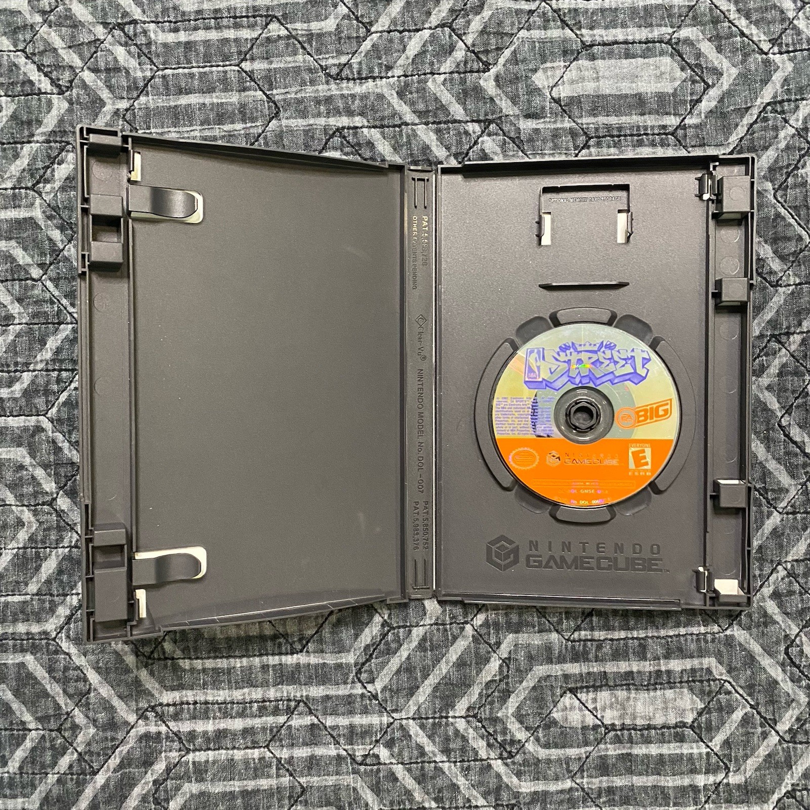 EA SPORTS BIG NBA Street Vol. 1 NBA Street Series (GameCube) E w/ Case & Disc