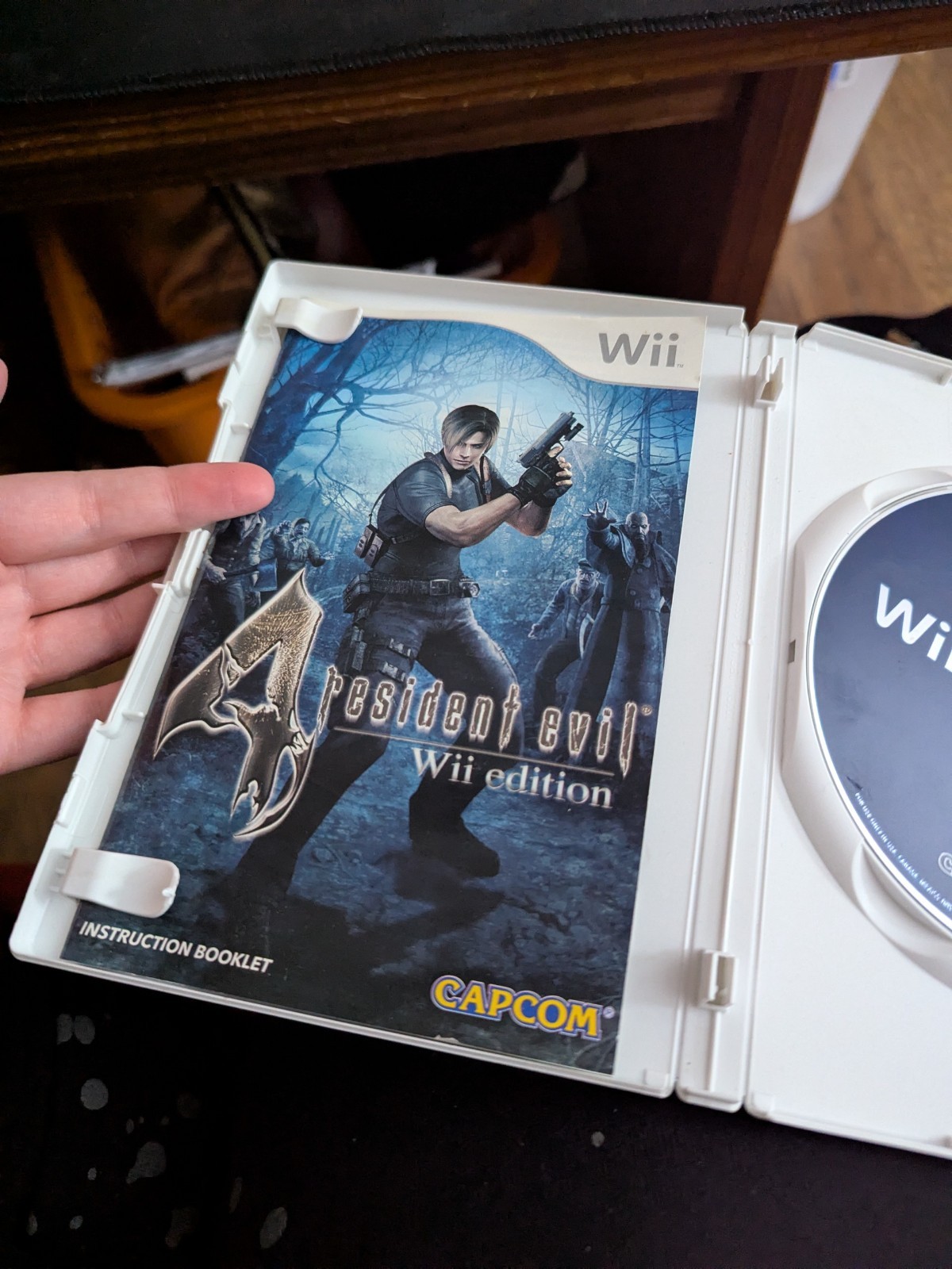Resident Evil 4 — Wii Edition (Nintendo Wii, 2007)