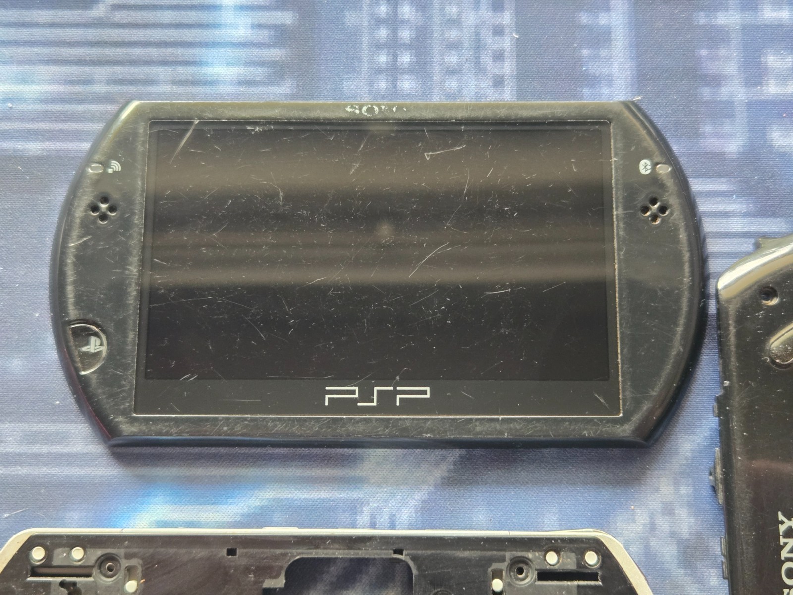 Sony PSP Go Genuine Original Shell, Screws, and Screen for Parts (#2)