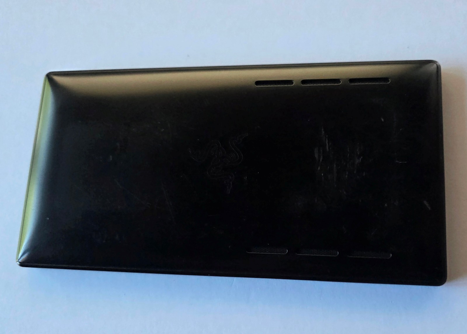 Black Razer Edge 5G Gaming Handheld Android 128GB TABLET – Works but has CRACKS