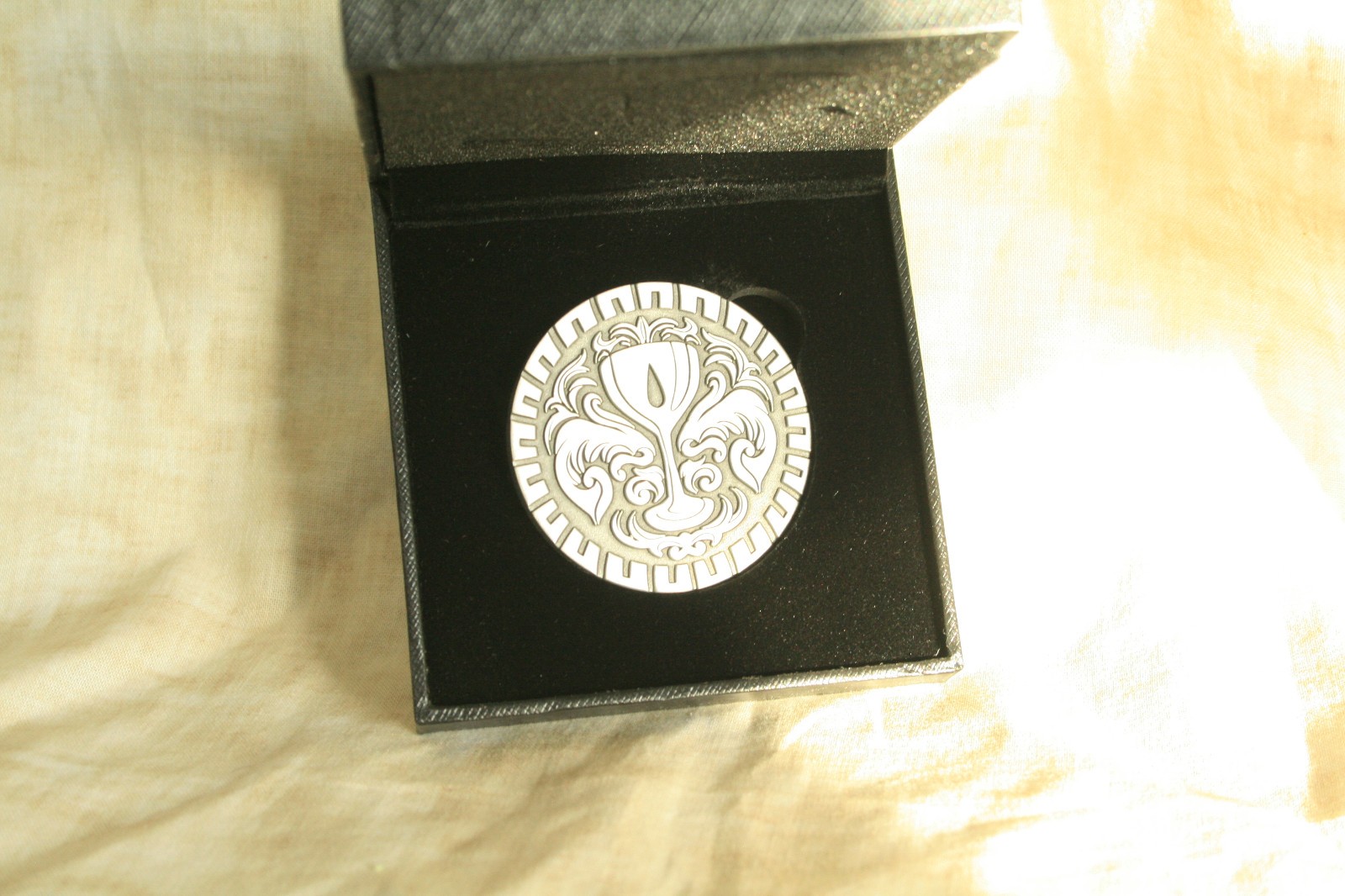 Dragon Age Order of the Grey Challenge Coin – Joining Chalice – Griffon NIB