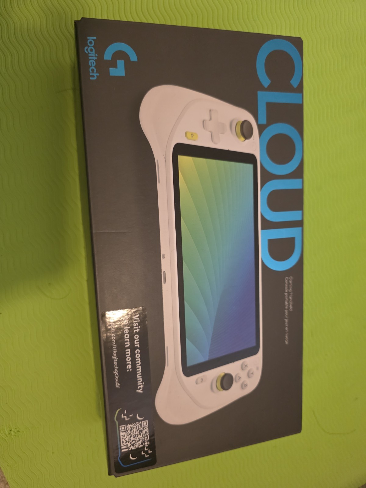 Logitech G CLOUD Handheld Gaming Console Portable 1080P 7-Inch Touchscreen