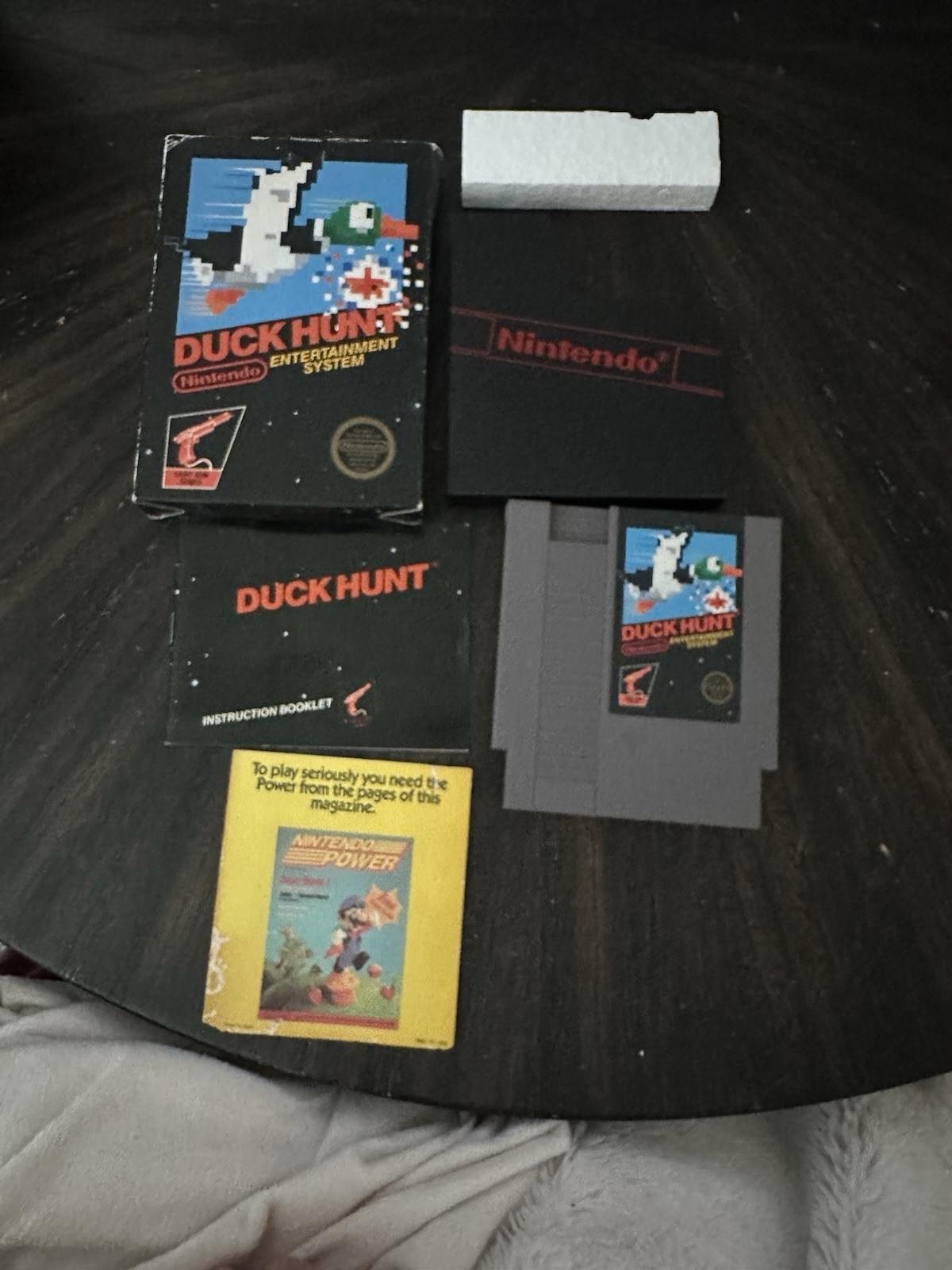 Nintendo NES Game Duck Hunt CIB Complete In Box 5 Screw Top Box Missing