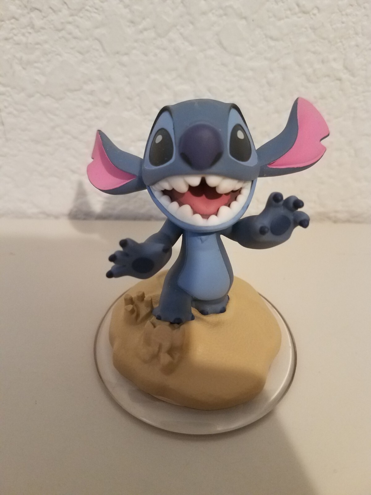Disney Infinity 2.0 Lilo Stitch Figure and Tropical Rescue Expansion Power Disc