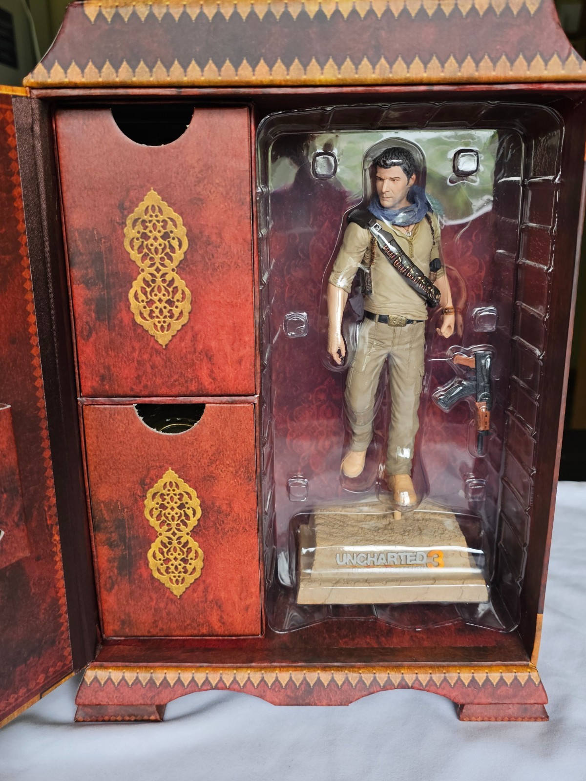Uncharted 3 Drake’s Deception Collectors Edition PlayStation 3, Complete in Box