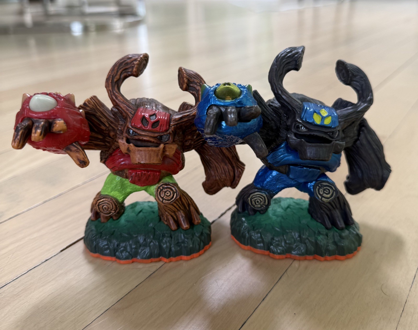 Skylanders Giants Figure – Tree Rex and Blue Tree Rex