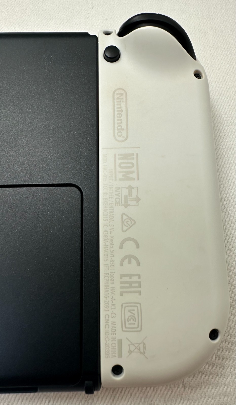 Nintendo Switch OLED Model HEG-001 Handheld Console – 64GB – White – (READ!!!)