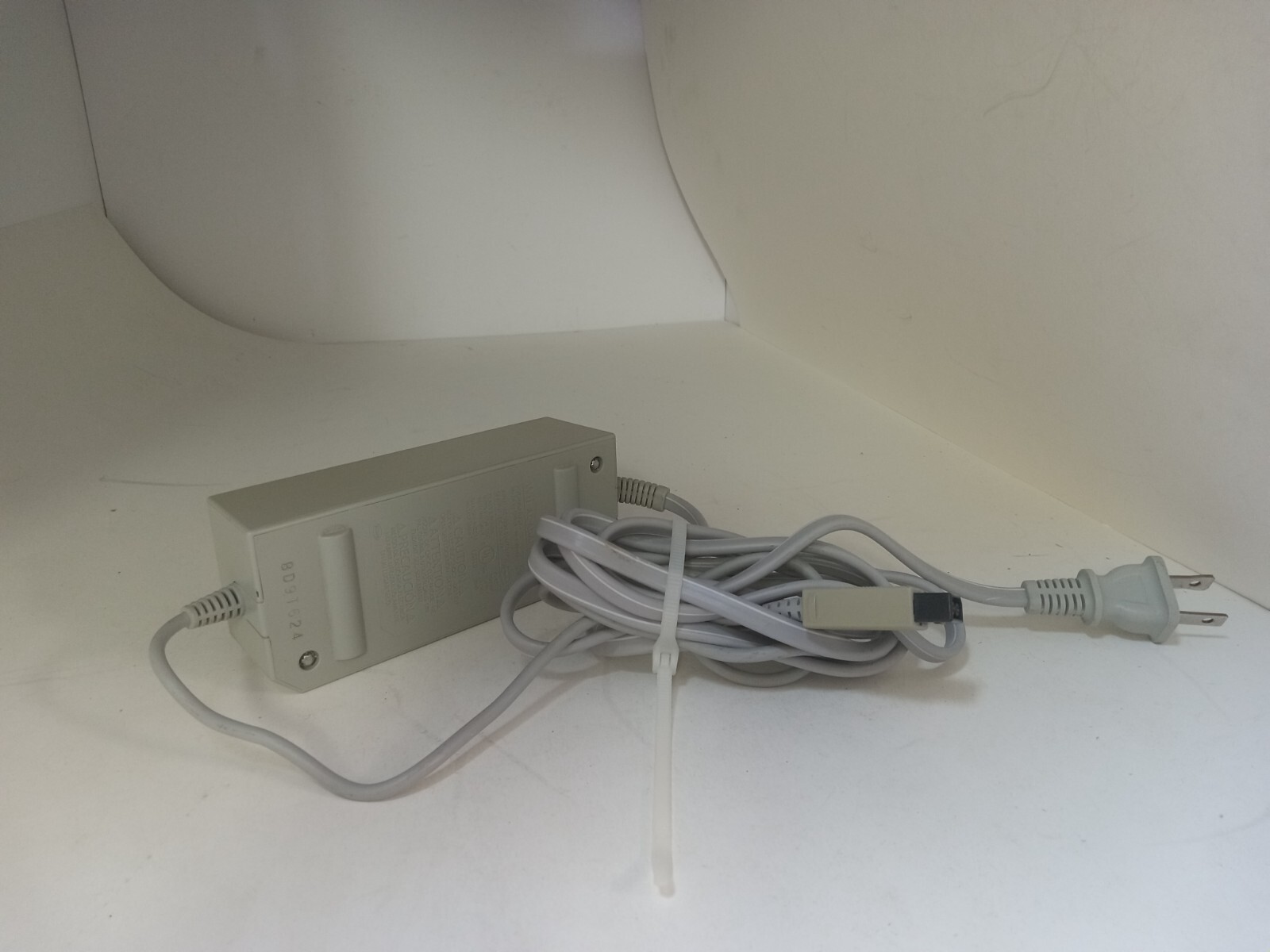 Genuine Official OEM Nintendo Wii Power Supply AC Adapter Cord RVL-002 Z8