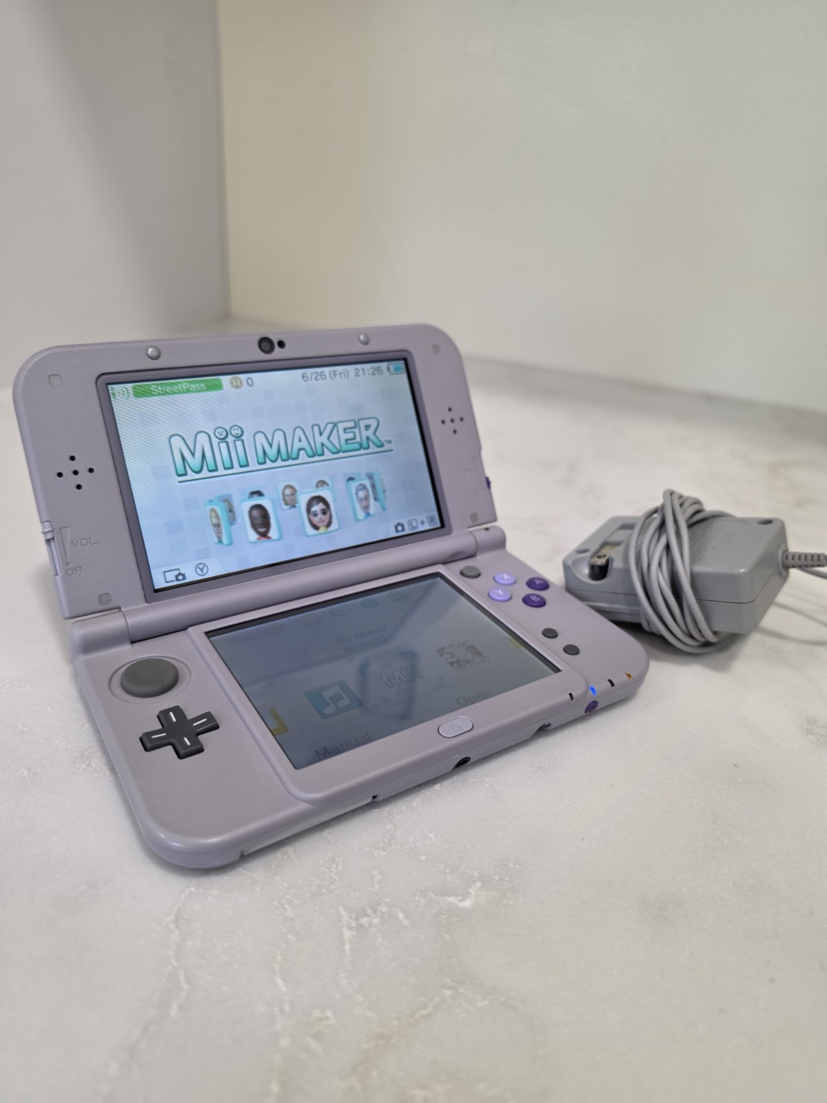 Nintendo New Nintendo 3DS XL SNES Edition Gray 4 GB Handheld Console (NTSC)
