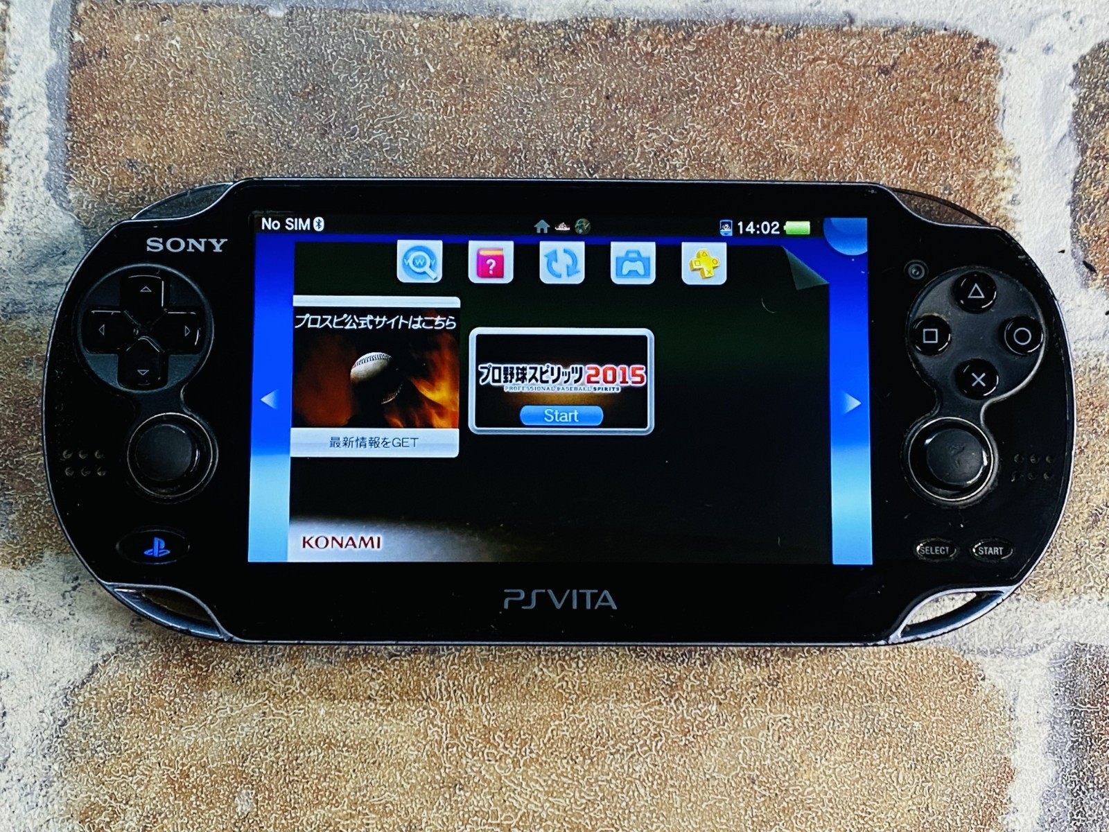 PS Vita PCH-1100 AB01 Crystal Black SONY Playstation 4GB Charger 2 Games DDP