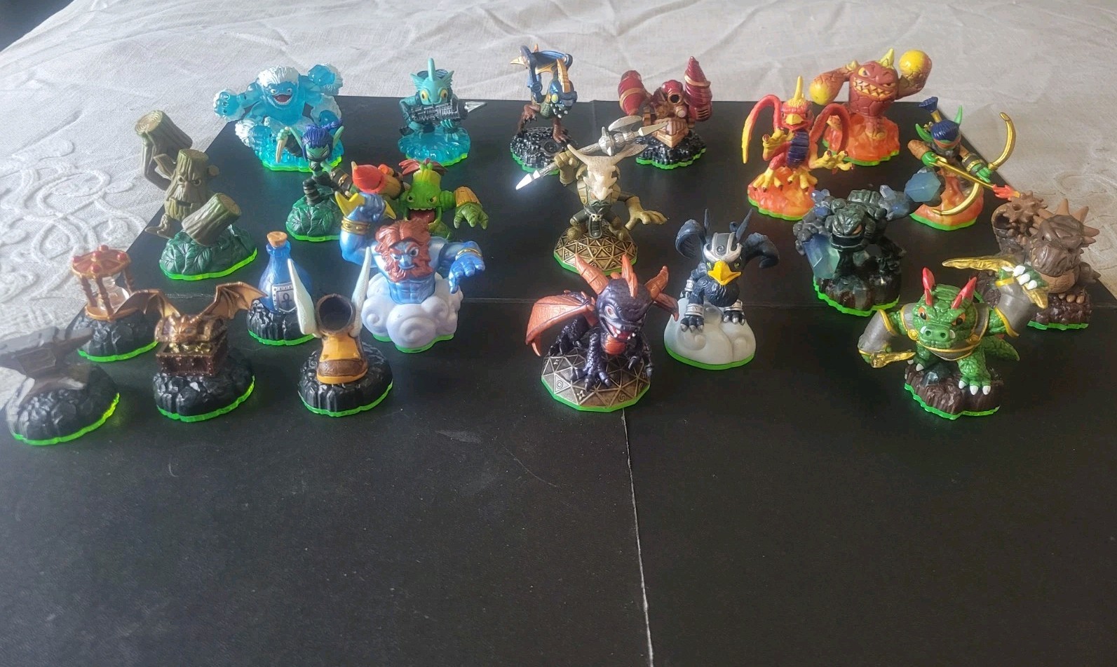 2011 Skylanders Spyros Adventure Lot – 22pcs – Slam Bam Voodood Eruptor
