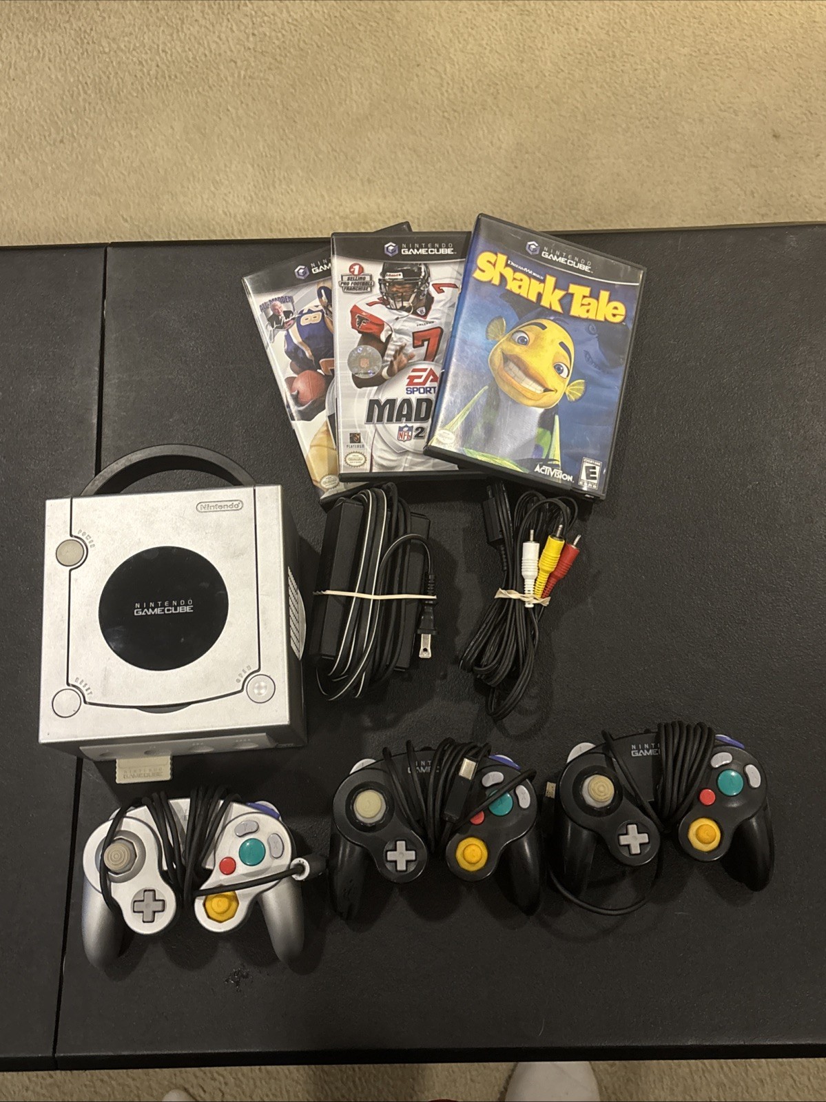 Nintendo GameCube Platinum Bundle – Silver With 3 Controllers & 3 Games