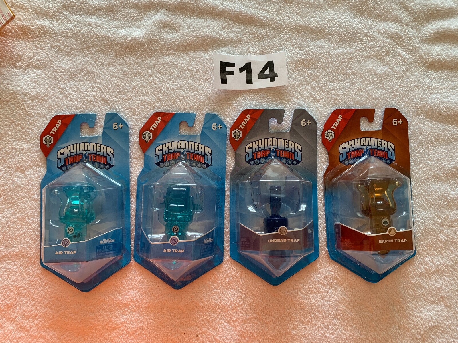 Skylanders Trap Team 4-pack Air Hourglass Air Screamer Earth Hourglass Undead Ax