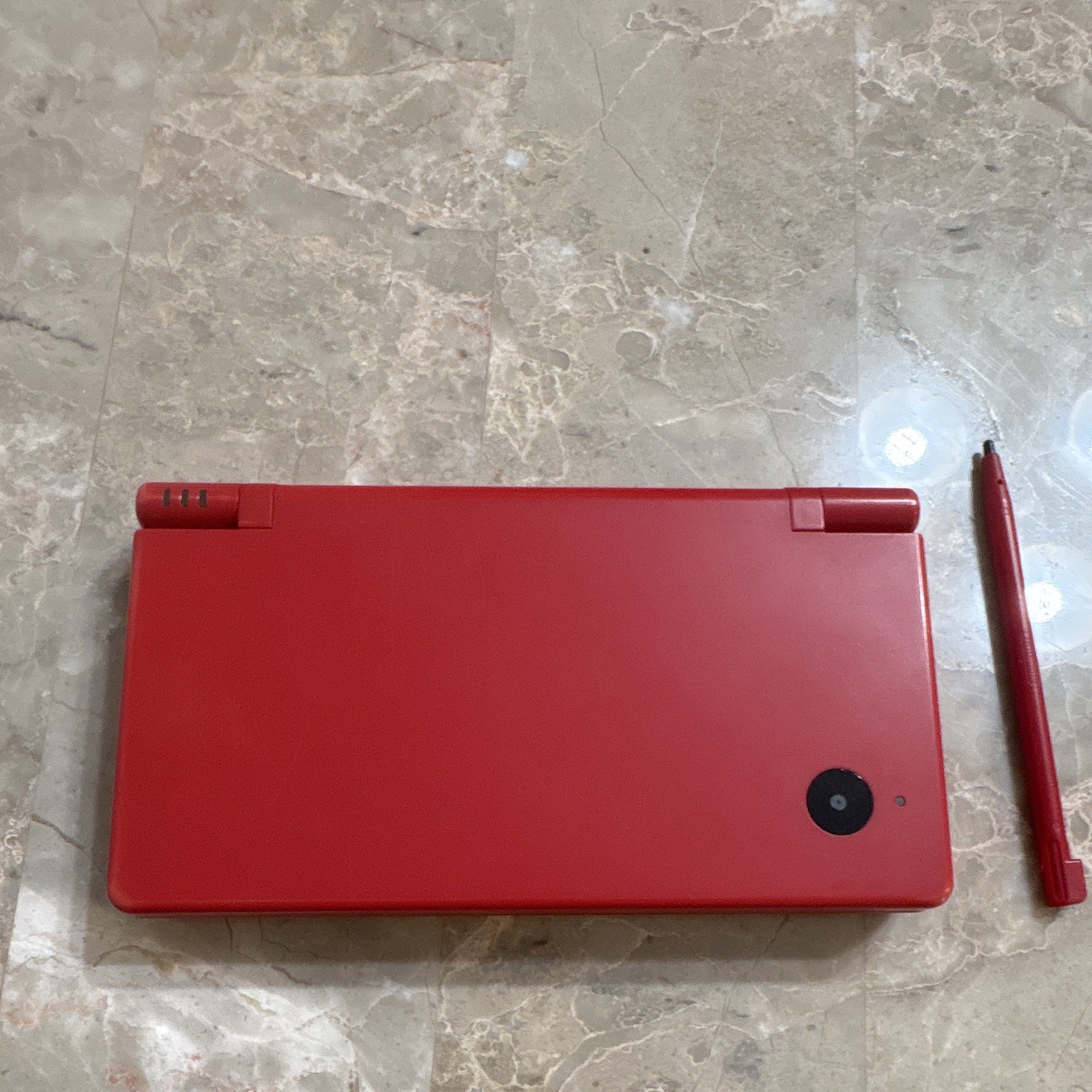 Nintendo DSi Red Handheld System Touchscreen 256MB NTSC-U/C TWL-001 Stylus